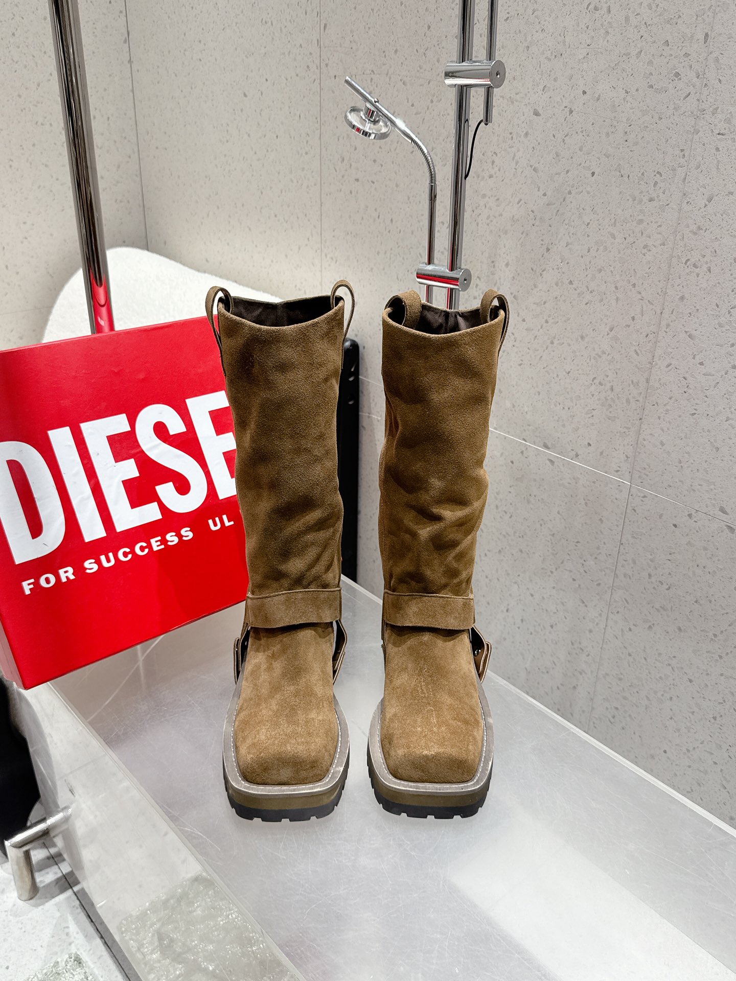 “1152Diesel 25ss Substitute Prototype: High-Quality Plain-Faced Fashion Shoes with Sheepskin Lining” - 图片 9