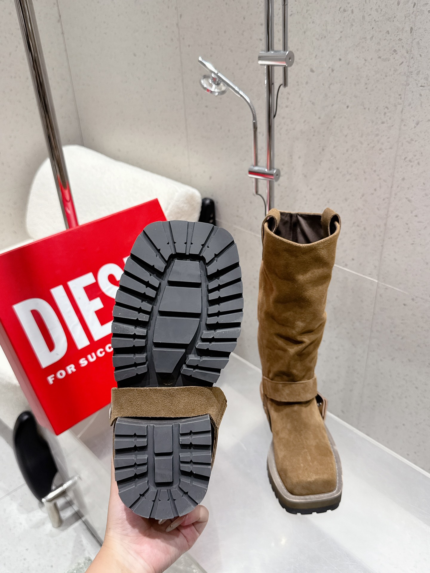 “1152Diesel 25ss Substitute Prototype: High-Quality Plain-Faced Fashion Shoes with Sheepskin Lining” - 图片 8
