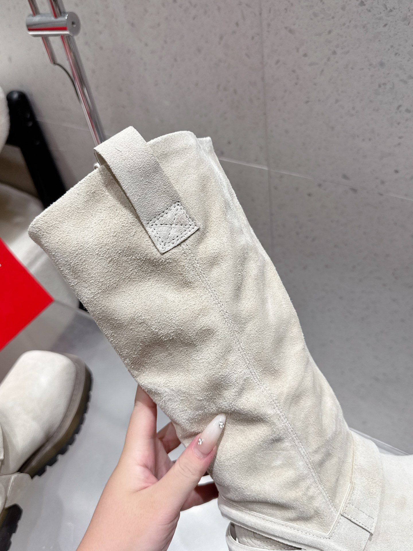 “High-Quality Prototype Development: Simple-Style Design with Sheep Skin Lining” - 图片 7