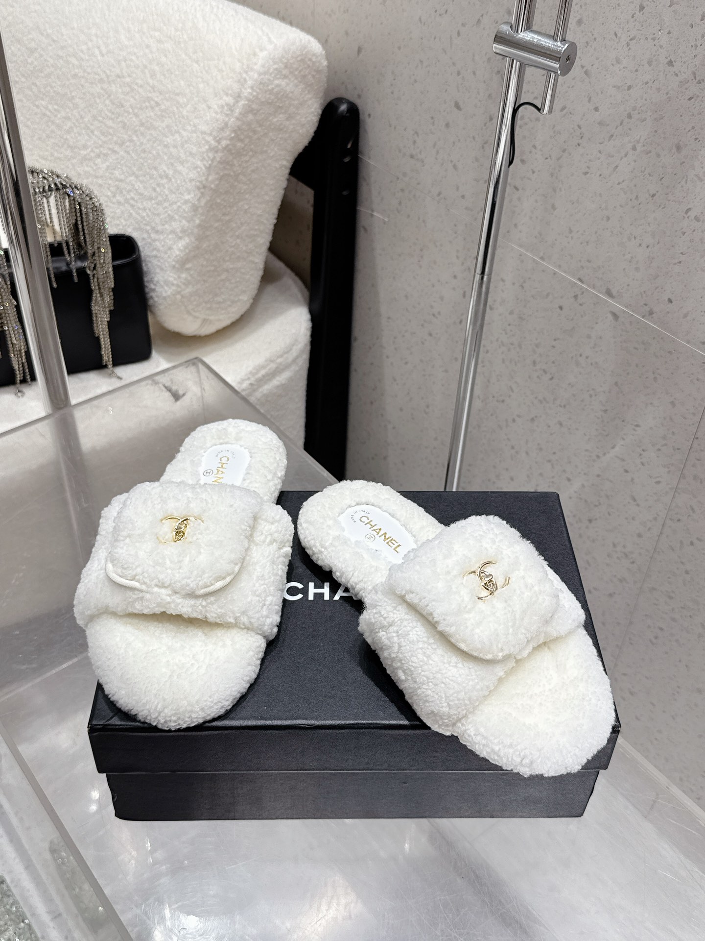 Fluffy Lambswool Slippers with Classic Flap Design - Cozy & Chic 4 i1757403433 9242 7