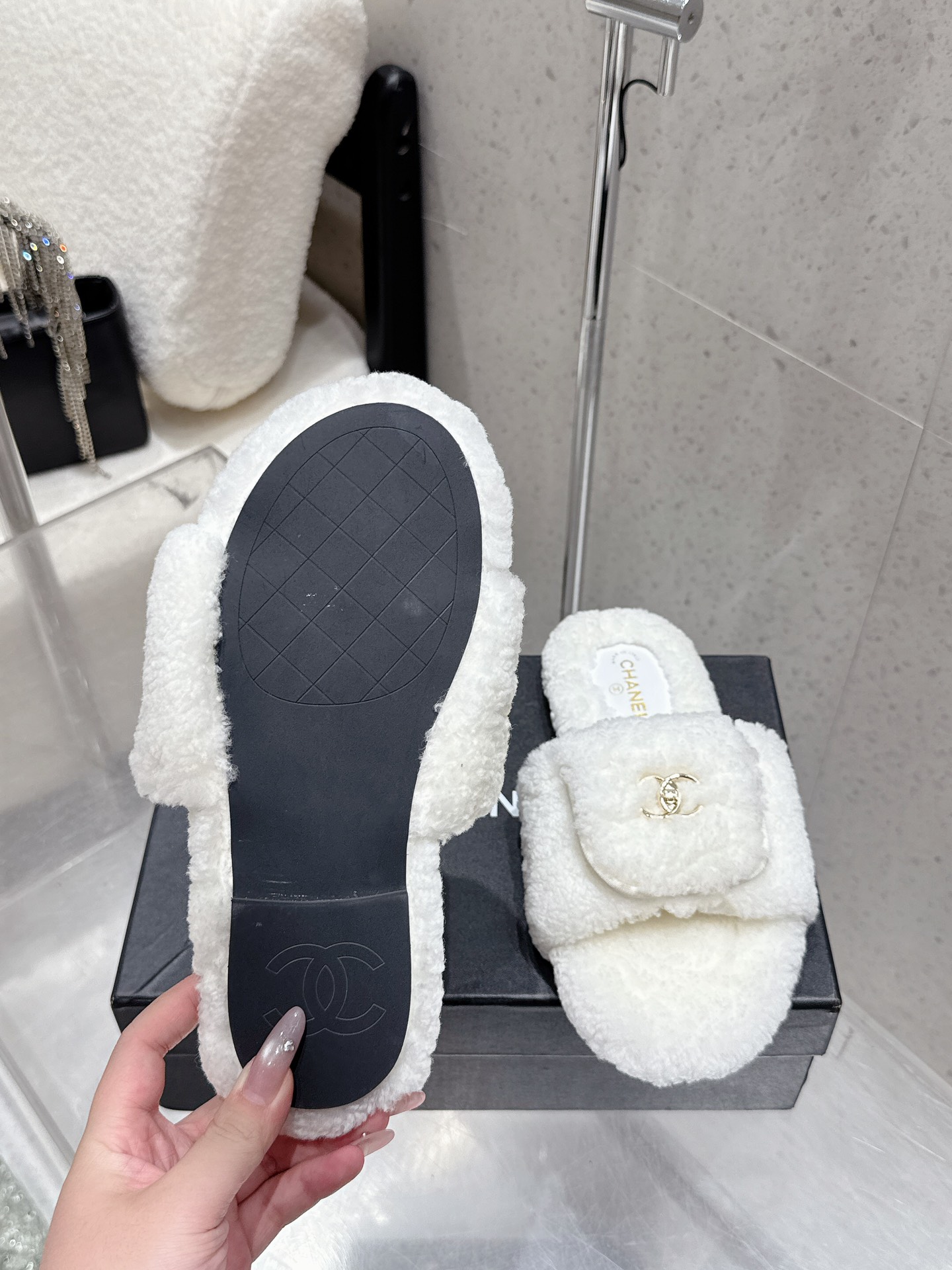 Fluffy Lambswool Slippers with Classic Flap Design - Cozy & Chic 10 i1757403433 9734 1