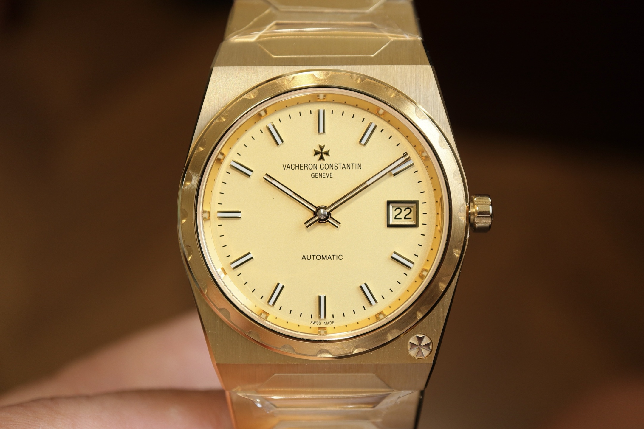 NO:392300,[The only real version of the entire network, the new steel king vc222 is coming] New product - [VC Vacheron Constantin historical masterpiece series H/222] Watch [Model] H/222 [Case] ​​Size 37mm×8.3mm [Movement] Imported CITIZEN/2 automatic winding integrated movement, non-market domestic movement plywood machine, more stable and accurate when walking. [Watch strap] uses an integrated hexagonal central link to make the entire watch more angular, while not losing the time of elegance, vacheron19860909【全网唯一真机版本,新钢王vc222来袭】 新品——【VC江诗丹顿历史名作系列 H/222】腕表【型号】H/222【表壳】尺寸37mm×8.3mm【机芯】以进口CITIZEN改/2自动上链一体机芯,非市场国产机芯夹板机,走时更稳定精准.【表带】采用一体式六边型中央链节让整表更显棱角分明,同时又不失隽永优雅的美感,,vacheron,Watch