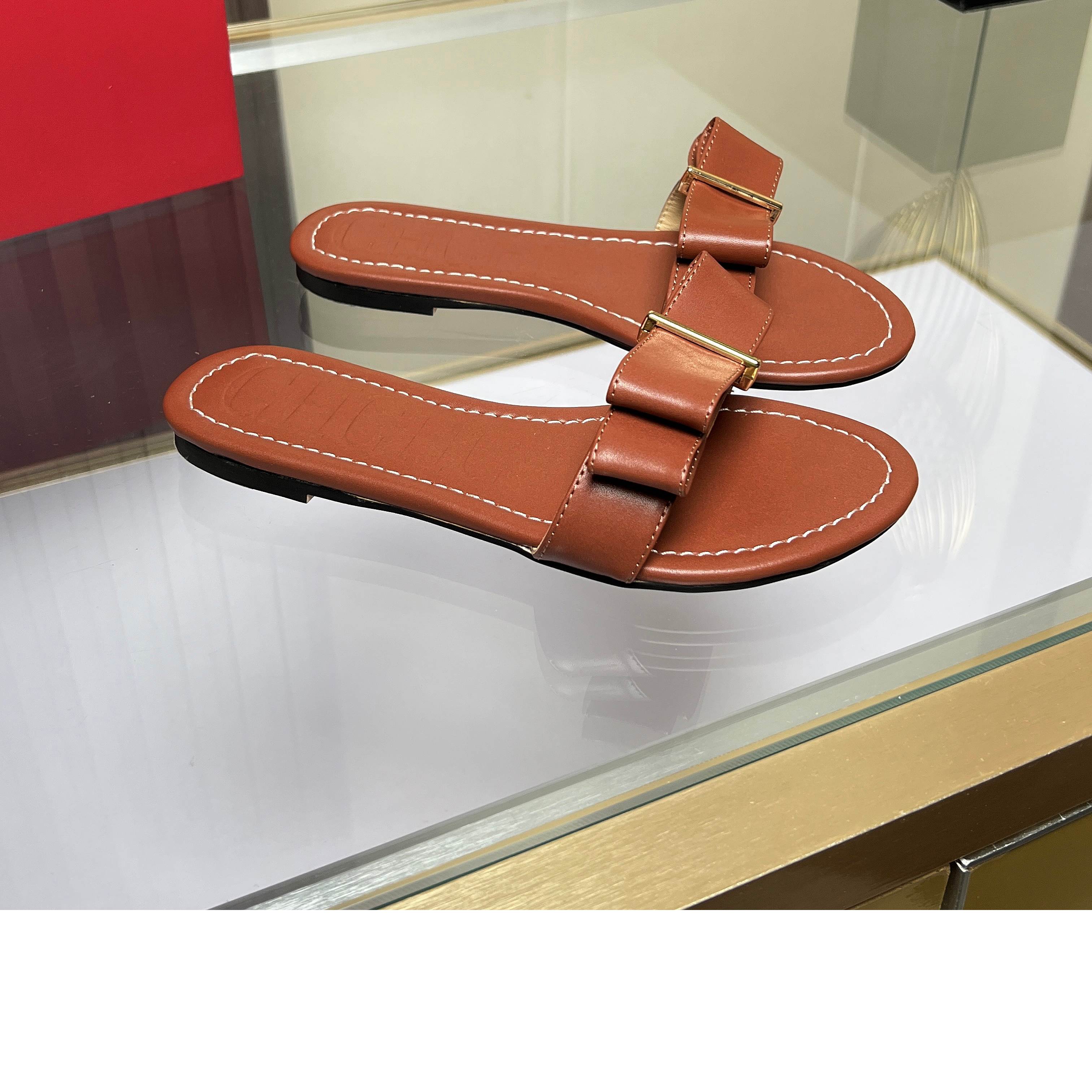 NO:265881,CH CaroLina.herrera Carolina new summer flat slippers, super comfortable and not tired. Fabric cowhide, inner sheepskin, rubber outsole size 35-42 sizes, size 43 customization, slippers, slippers, cowhide, sheepskin19860909CH CaroLina.herrera卡罗琳娜夏季新款平底拖鞋,上脚超舒适不累脚 . 面料牛皮, 内里羊皮 ,橡胶大底 码数35-42码,43码定制,拖鞋,slippers,cowhide,sheepskin,Women's Shoes