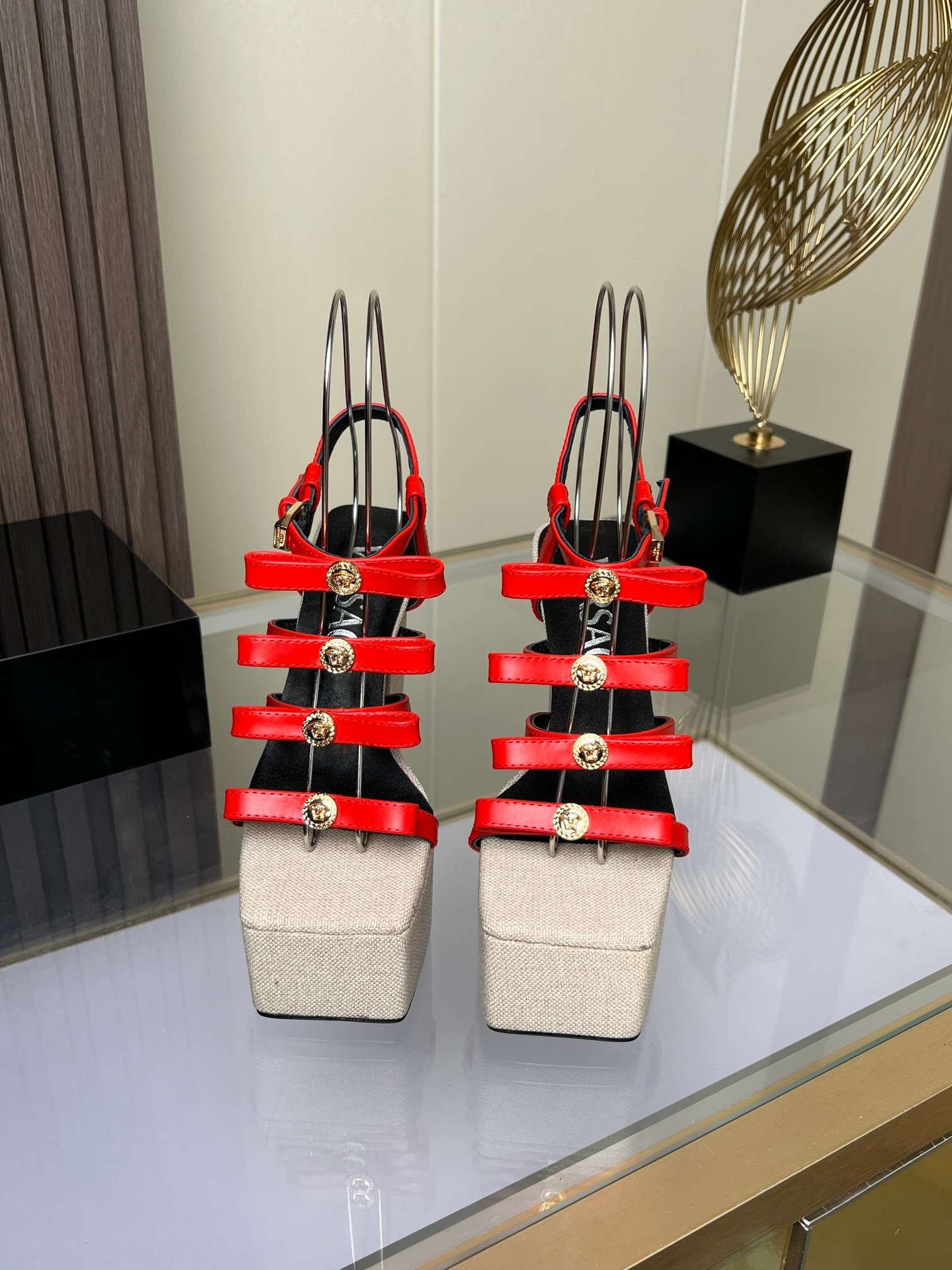 VAN SAGE’s High-Speed Fashion Tarp Sandals: Leather Mats, Rubber Base, Multiple Colors. - 图片 2