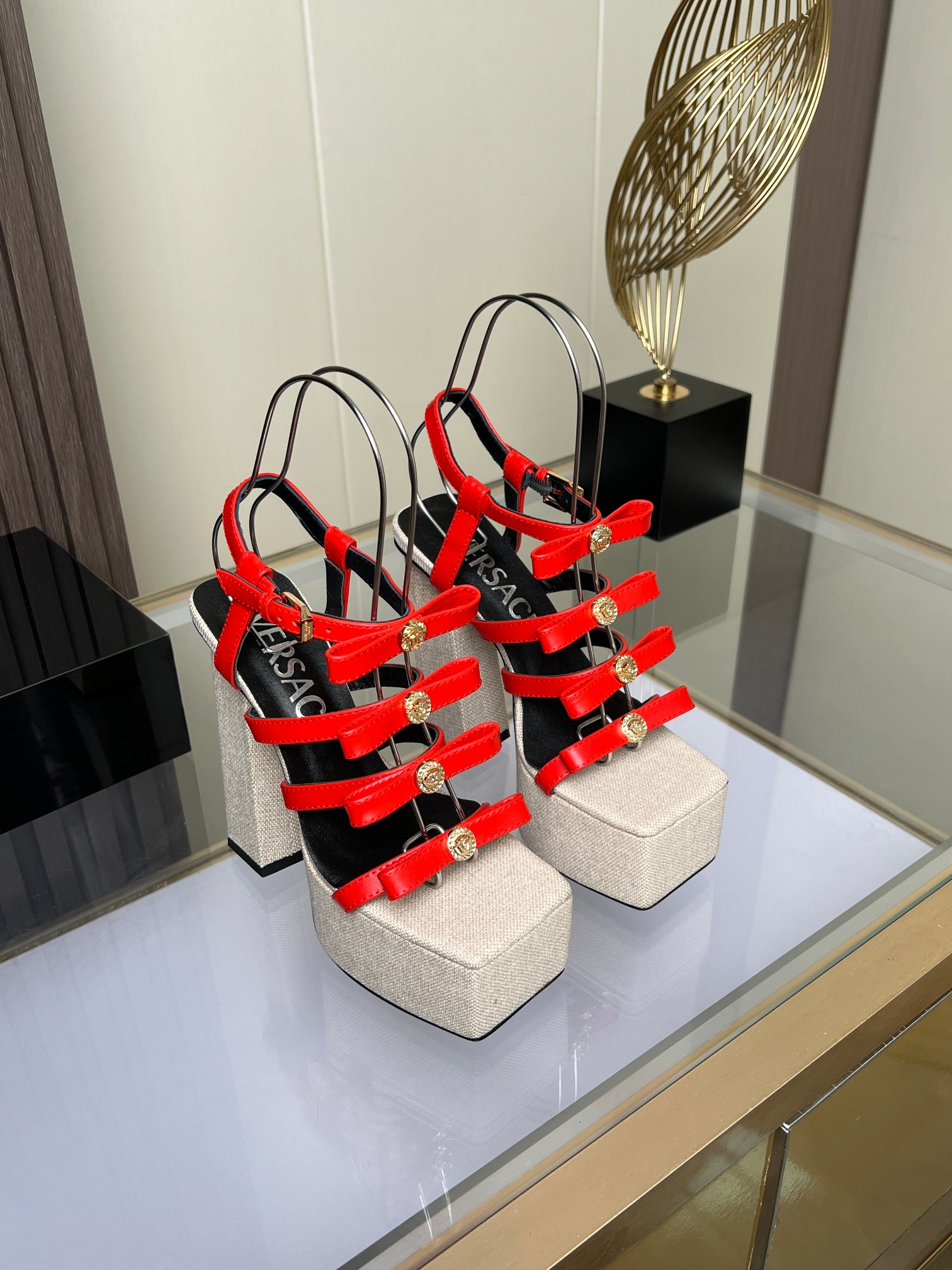VAN SAGE’s High-Speed Fashion Tarp Sandals: Leather Mats, Rubber Base, Multiple Colors. - 图片 1