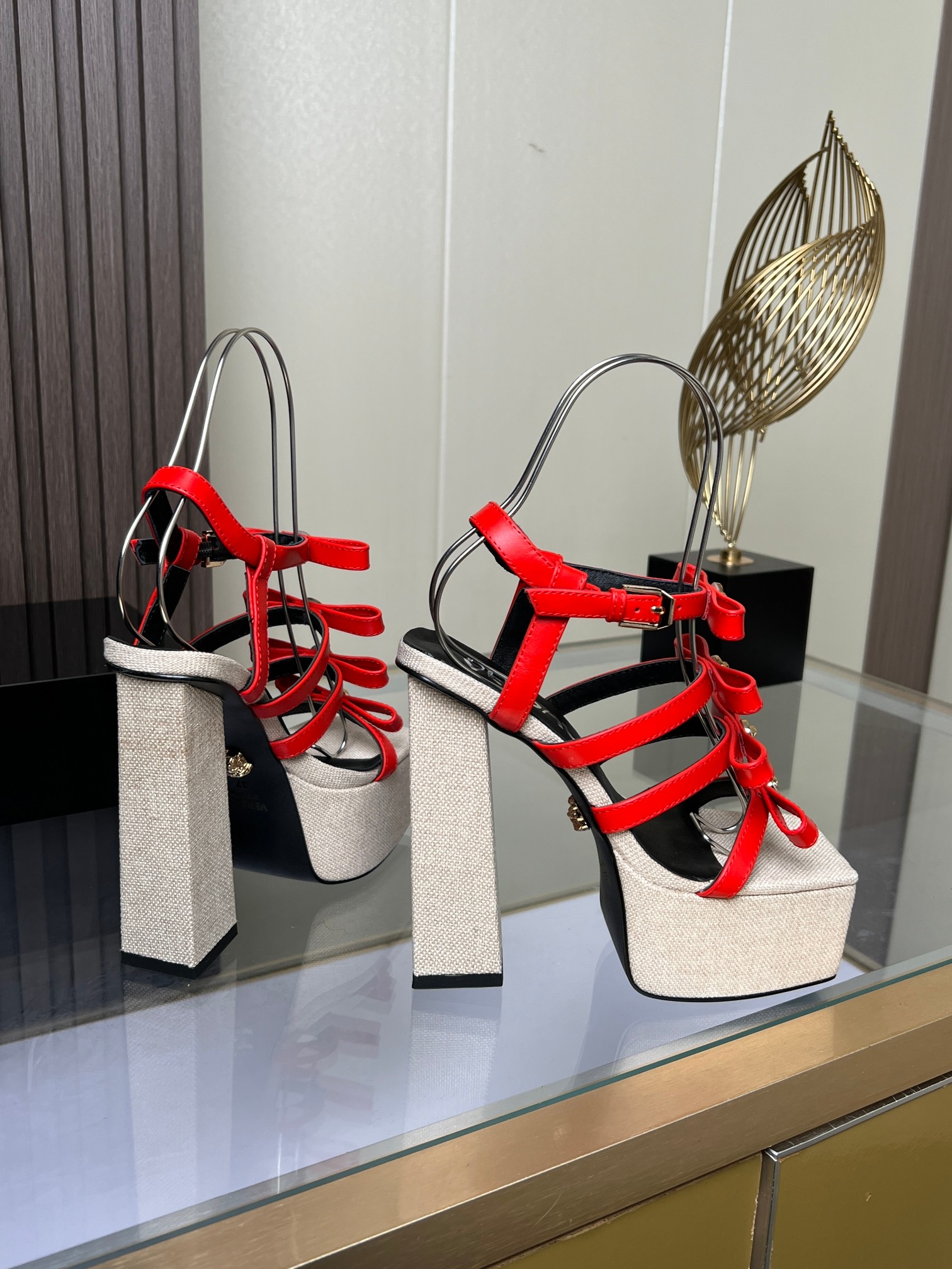VAN SAGE’s High-Speed Fashion Tarp Sandals: Leather Mats, Rubber Base, Multiple Colors. - 图片 8