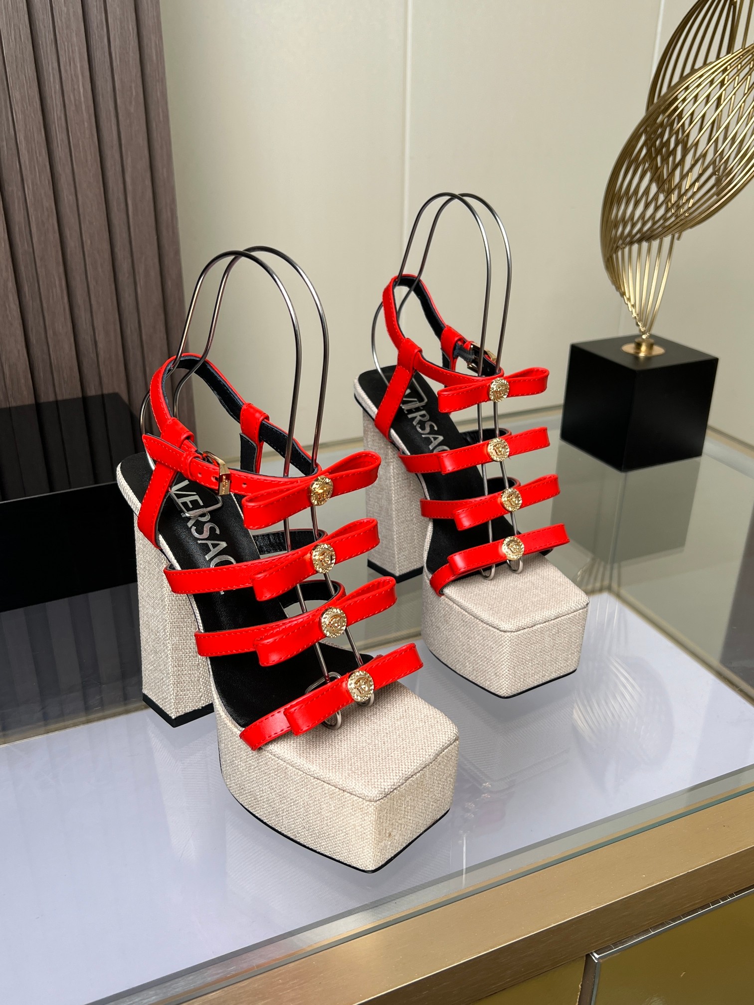 VAN SAGE’s High-Speed Fashion Tarp Sandals: Leather Mats, Rubber Base, Multiple Colors. - 图片 6