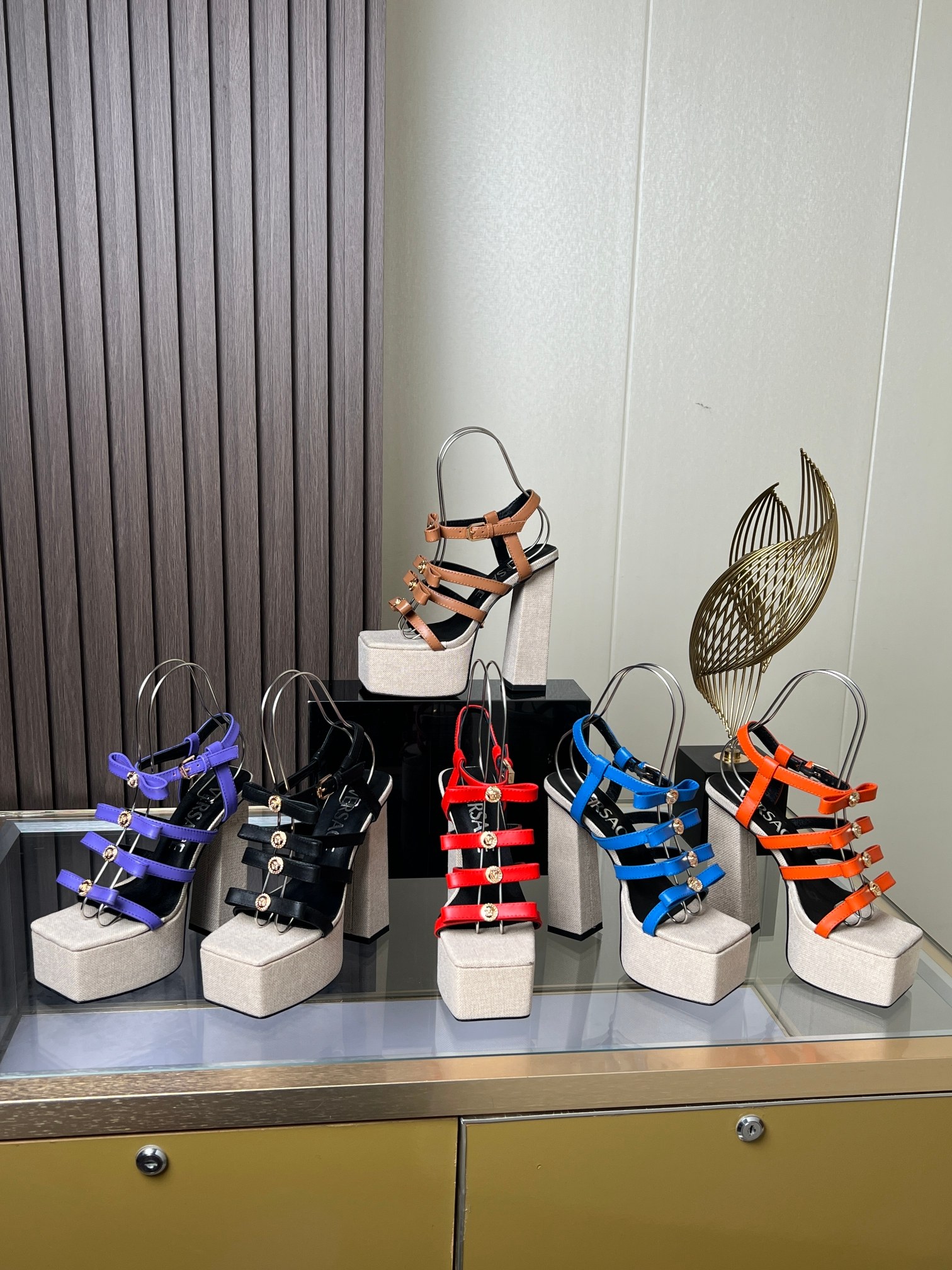 Van Sage’s High-Speed Fashion Tarp Sandals: Cattle Skin, Sheep Leather, Rubber Base. - 图片 5