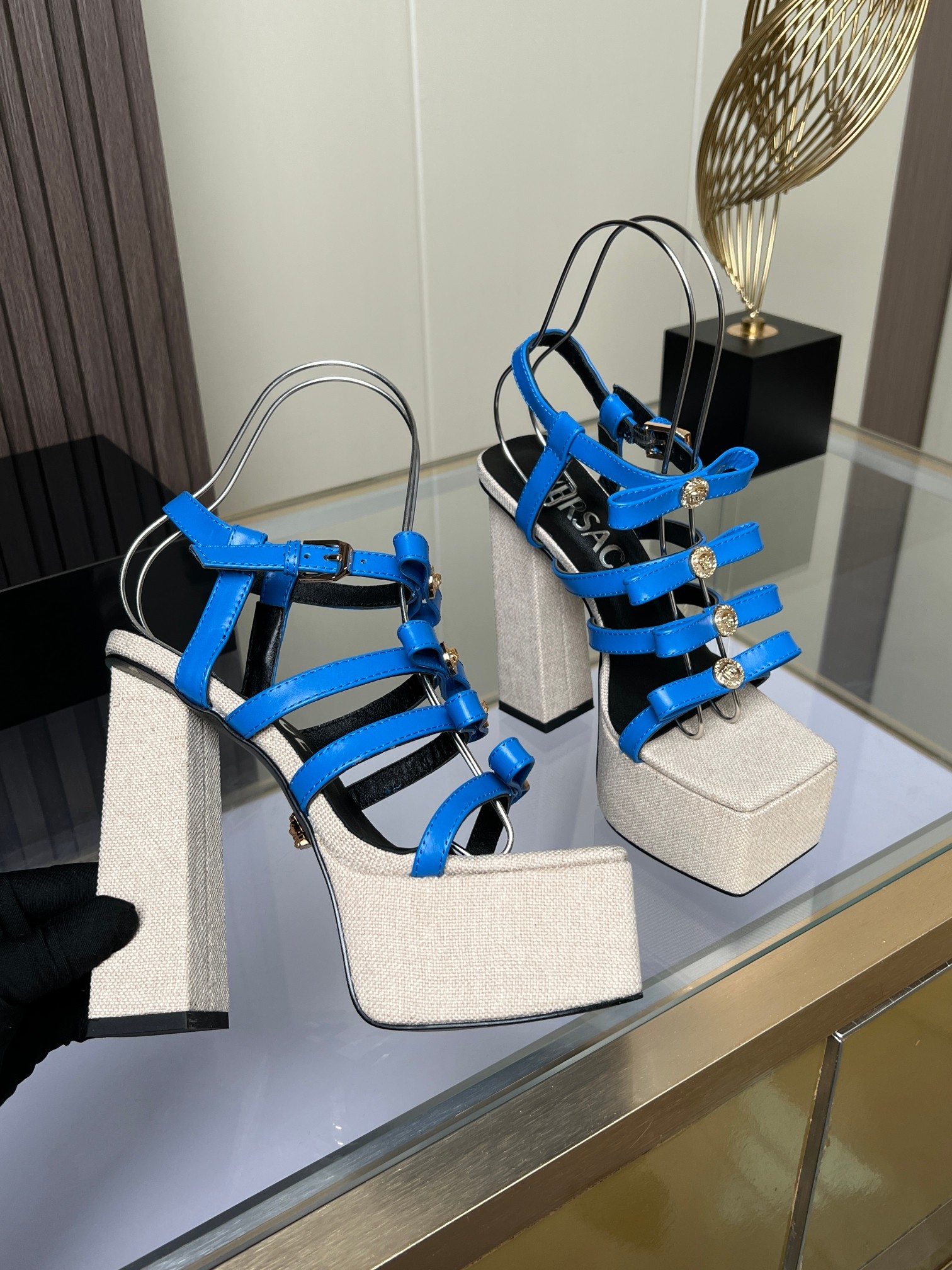 Van Sage’s High-Speed Fashion Tarp Sandals: Cattle Skin, Sheep Leather, Rubber Base. - 图片 6
