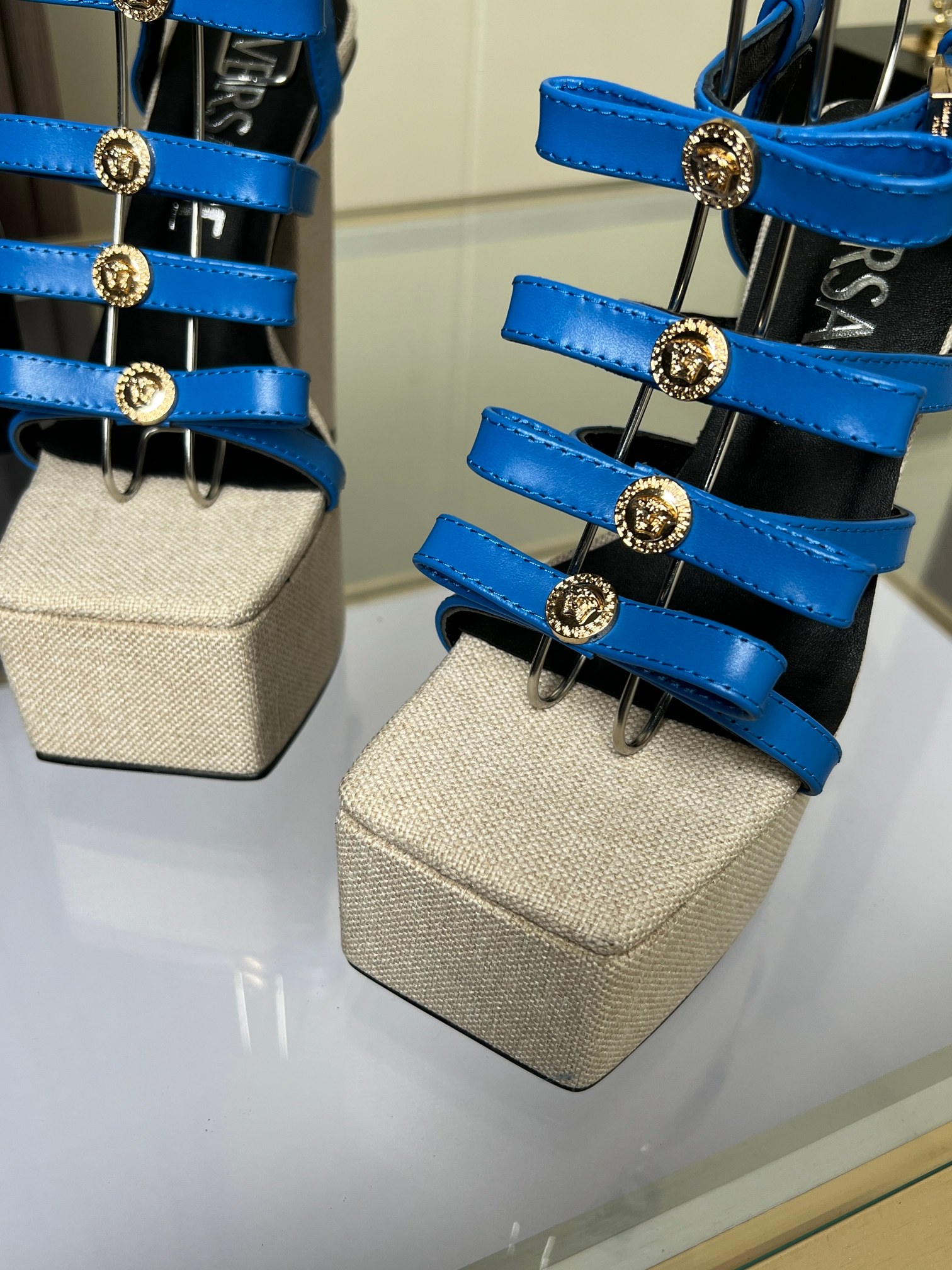 Van Sage’s High-Speed Fashion Tarp Sandals: Cattle Skin, Sheep Leather, Rubber Base. - 图片 8
