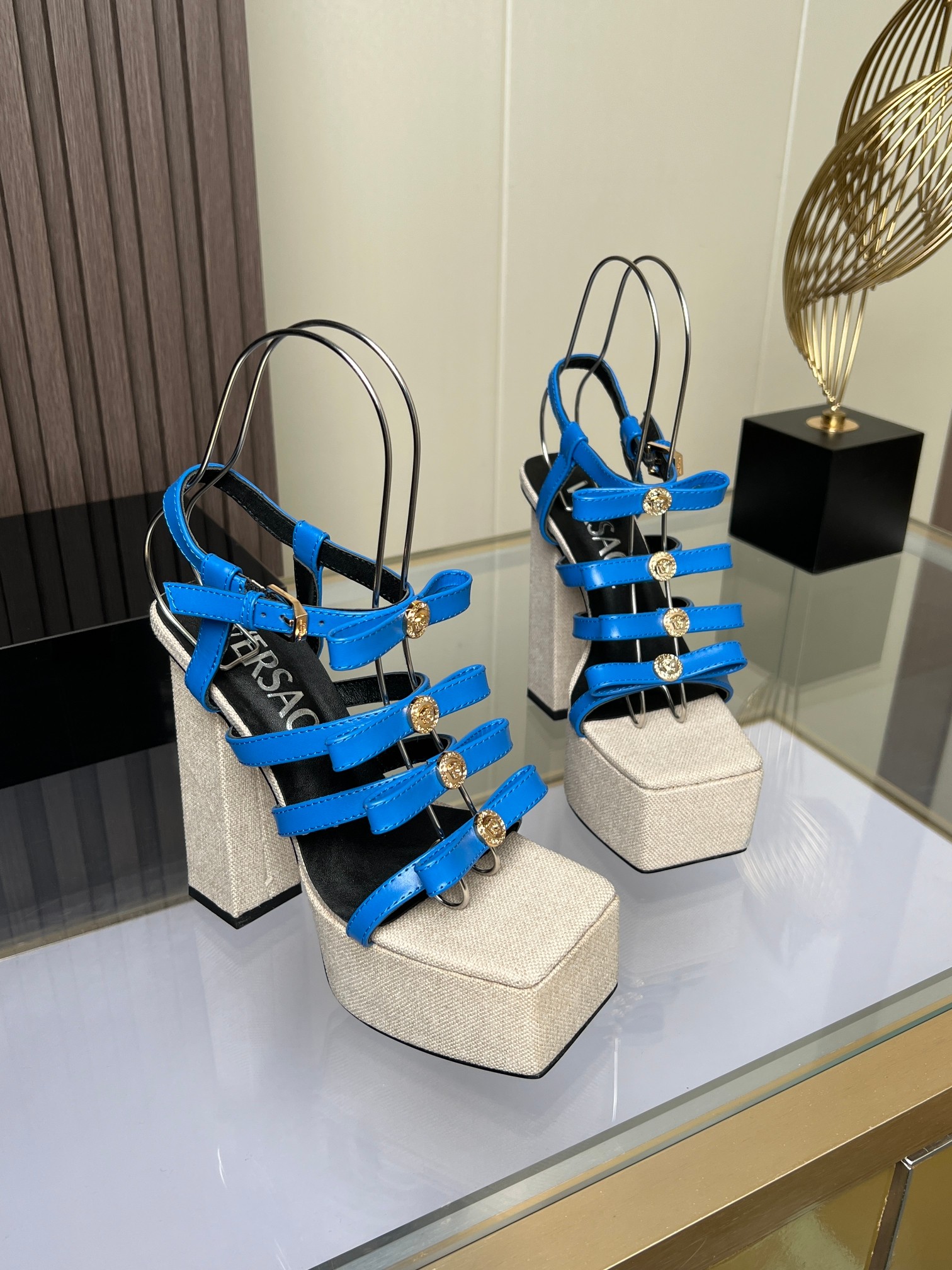 Van Sage’s High-Speed Fashion Tarp Sandals: Cattle Skin, Sheep Leather, Rubber Base. - 图片 7