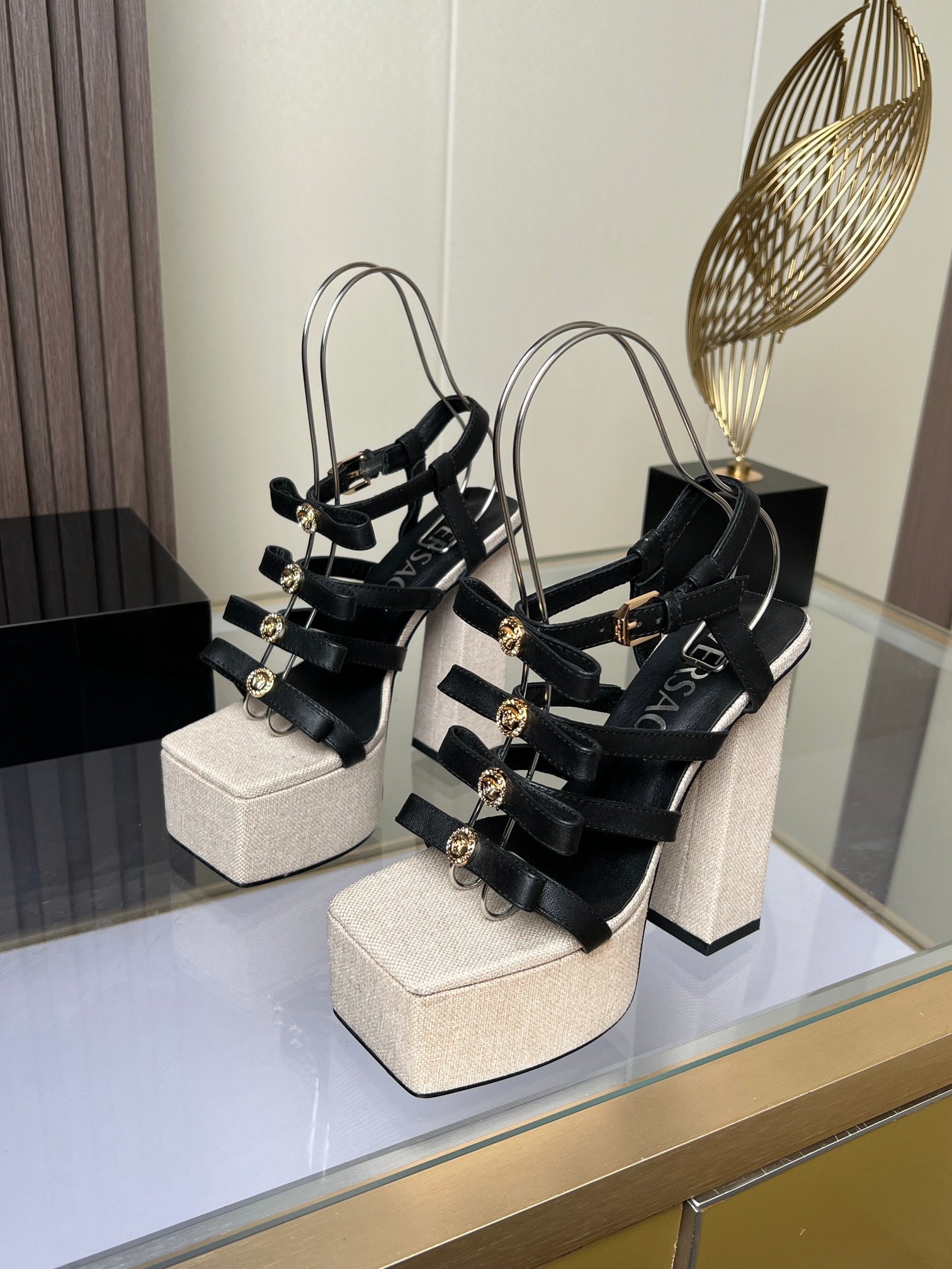 Van Sage’s High-Speed Fashion Tarp Sandals: Leather Mats, Rubber Base, Multiple Colors - 图片 6