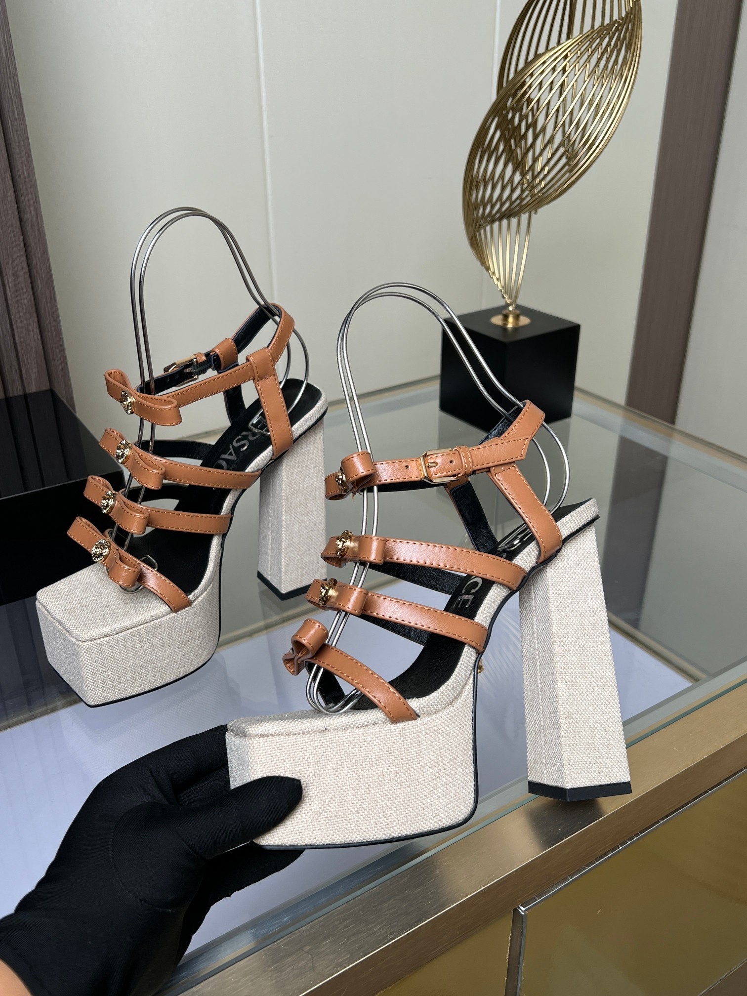 Van Sage’s High-Speed Fashion Tarps Sandals: Cattle Skin, Sheep Hides, Leather Mats - 图片 2