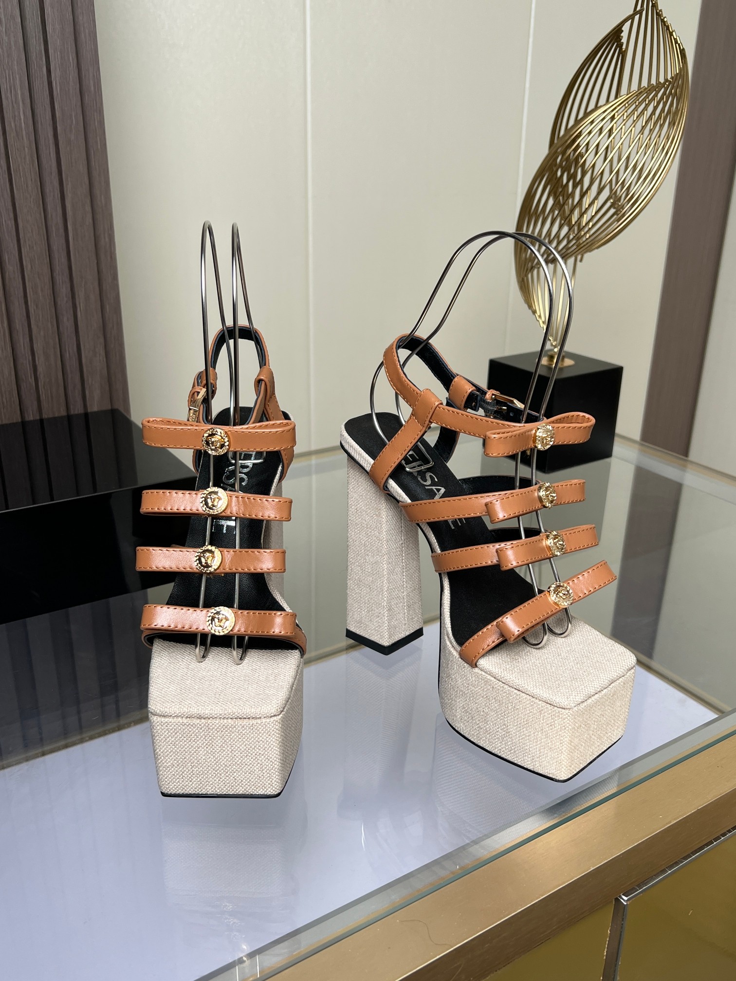 Van Sage’s High-Speed Fashion Tarps Sandals: Cattle Skin, Sheep Hides, Leather Mats - 图片 8