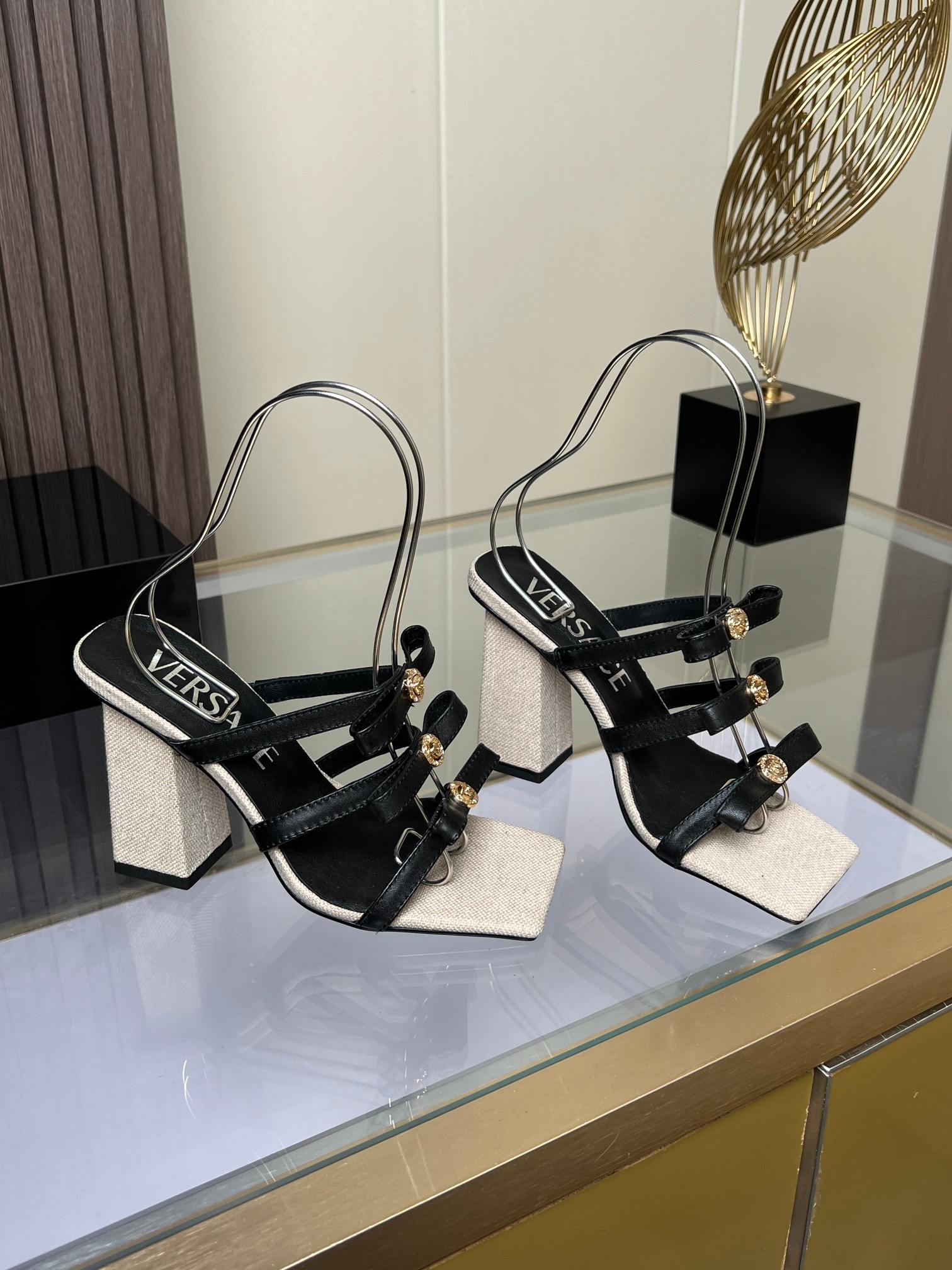 Van Sage’s High-Speed Fashion Sandals: Fabric Cattle Skin, Sheep Leather Mats, Various Colors. - 图片 1
