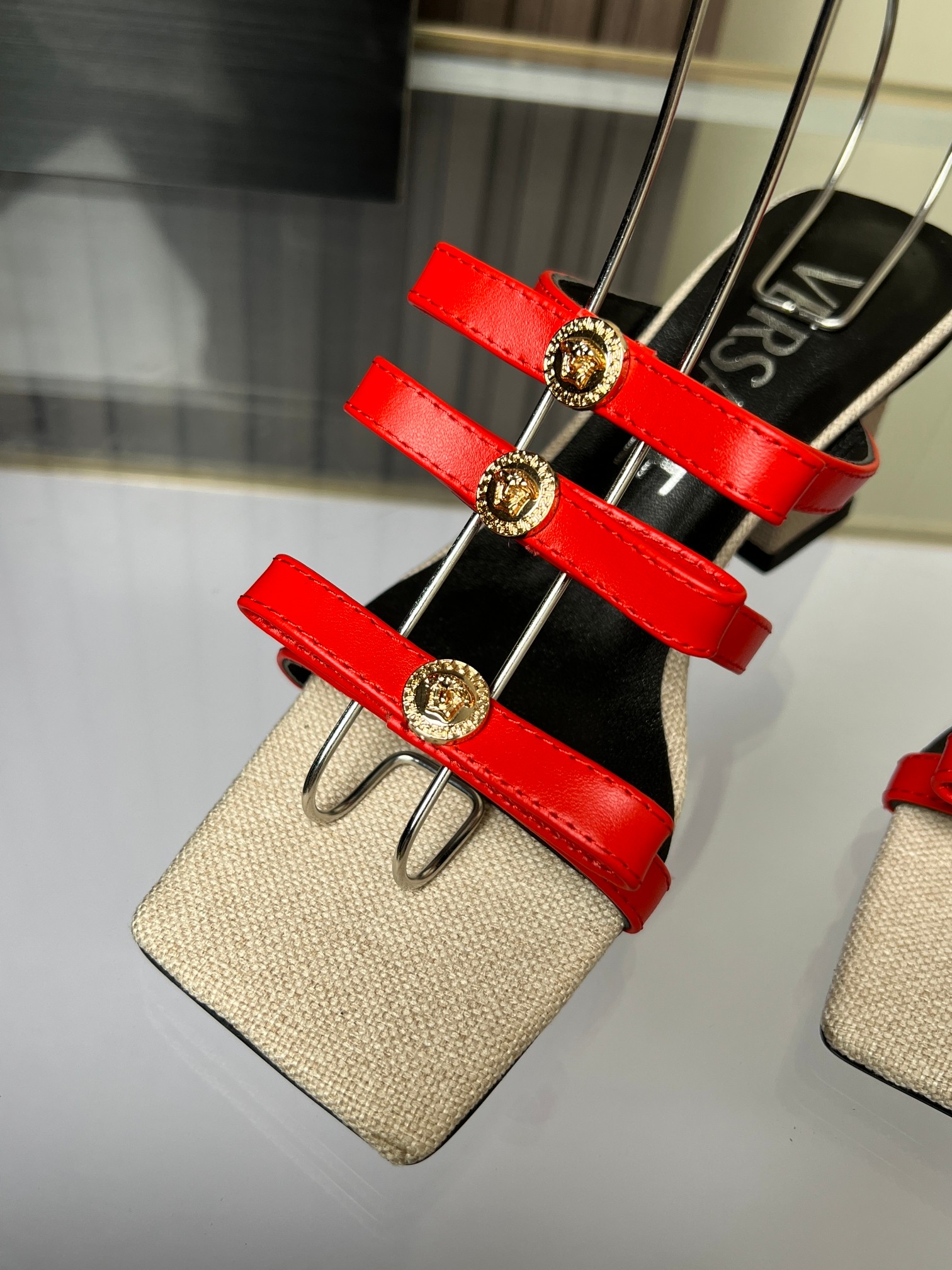 Van Sage’s High-Quality Low-Fashion Sandals: Cow and Sheep Skin, Sheepskin Mats. - 图片 6