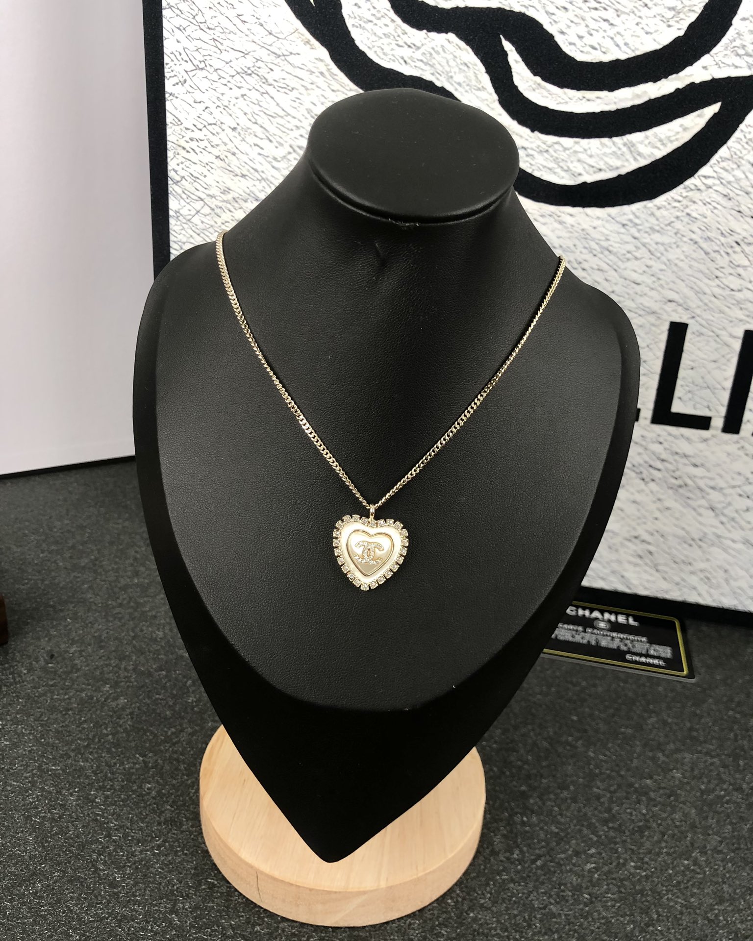NO:101928,Xiaoxiang new style, high-end touching heart, oil-patching love necklace, Chanel necklace, chanel, necklace19860909小香新款 高级感桃心 滴油拼爱心项链,香奈儿项链,chanel,necklace,Jewelry