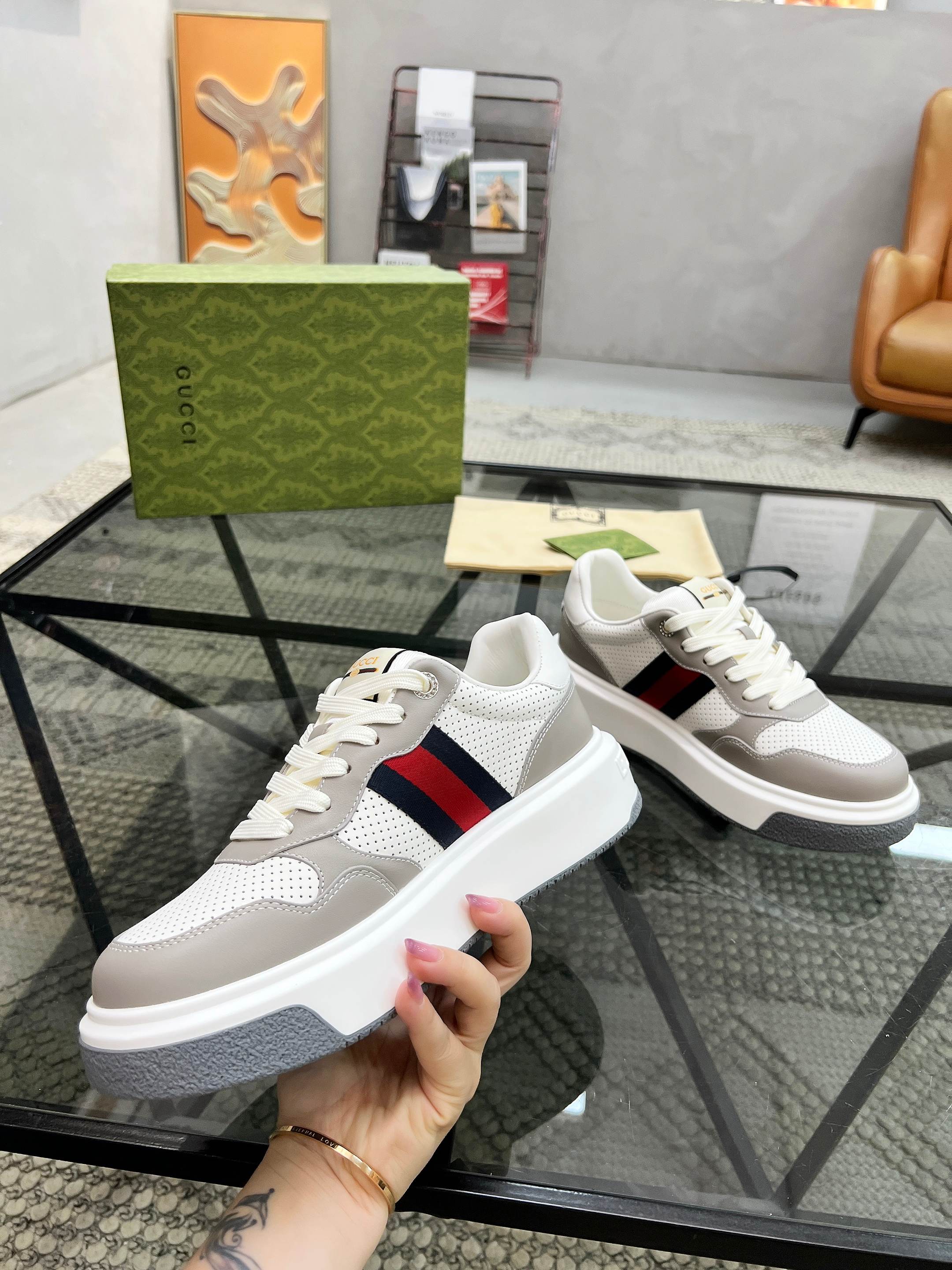 Gucci Men's Ace Leather Sneaker - Classic Style, Ultimate Comfort 5 a1749778655480 0844