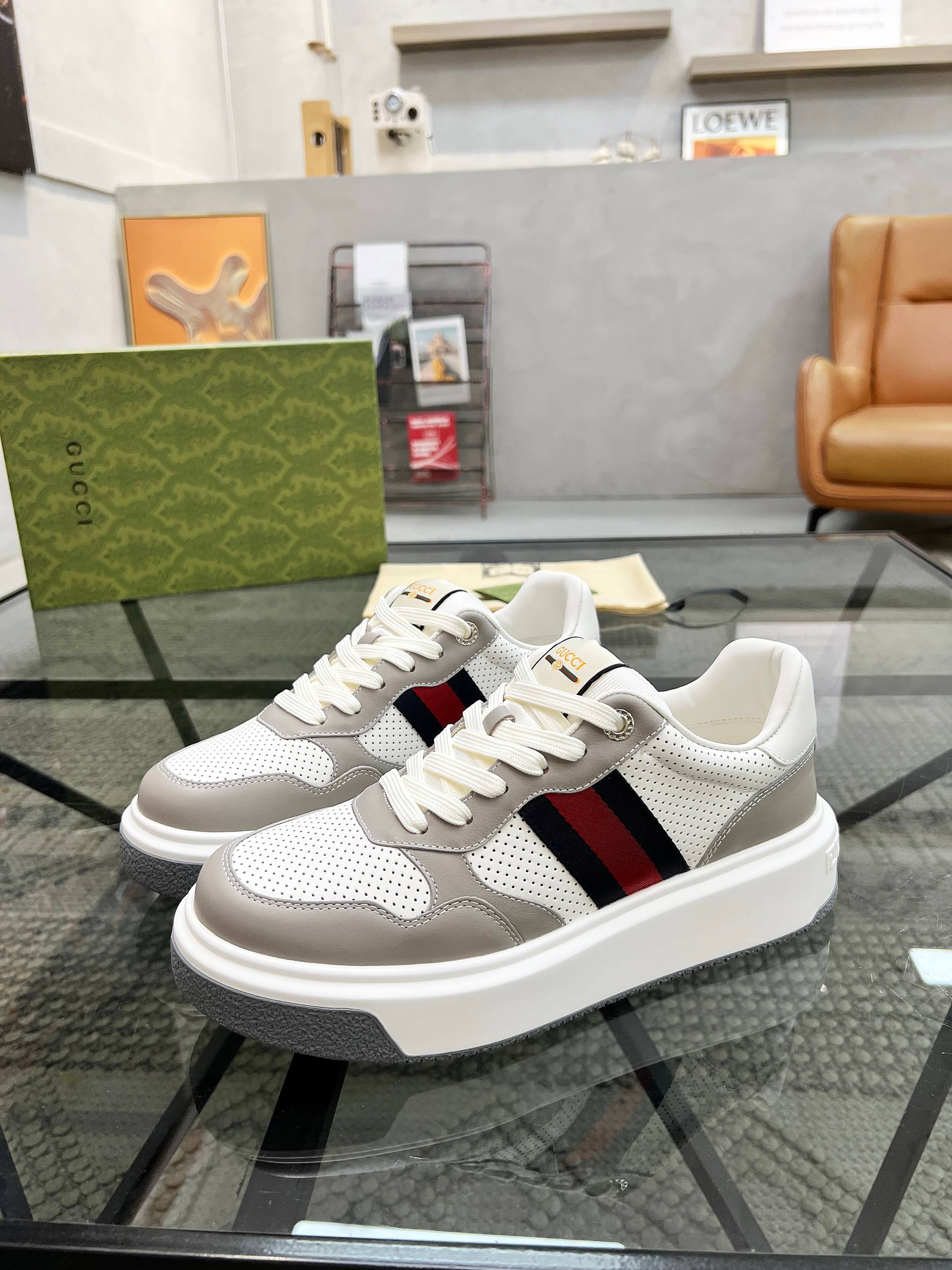 Gucci Men's Ace Leather Sneaker - Classic Style, Ultimate Comfort 2 a1749778655875 4704