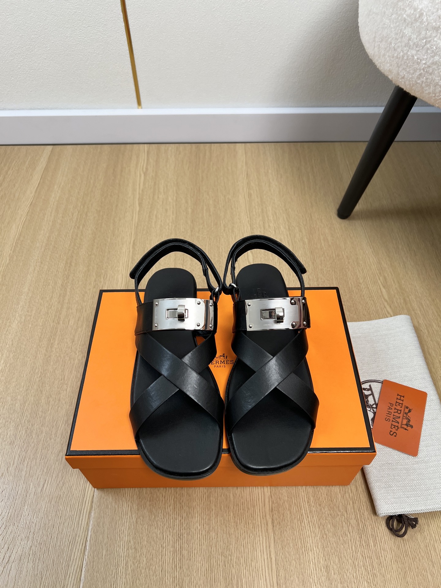 NO:721278,HERMES | 2026 H family 2026 spring and summer new products. The counter features the latest popular sandals series. Upper, specific calfskin surface, lining, imported mixed sheepskin outsole, original genuine leather outsole, high heel, flat bottom, size 35-42 (40.41.42 customized, non-returnable), sandals, hermes, hermes, sandals, cowhide, sheepskin, Leather soles19860909HERMES 爱马仕| 2026 H家2026春夏新品 专柜主打最新爆款凉鞋系列 鞋面 特定小牛皮面 内里 进口混种羊皮 大底 原版真皮大底 跟高 平底 码数 35-42（40.41.42定制不退换）,凉鞋,hermes,hermes,sandals,cowhide,sheepskin,Leather soles,Women's Shoes