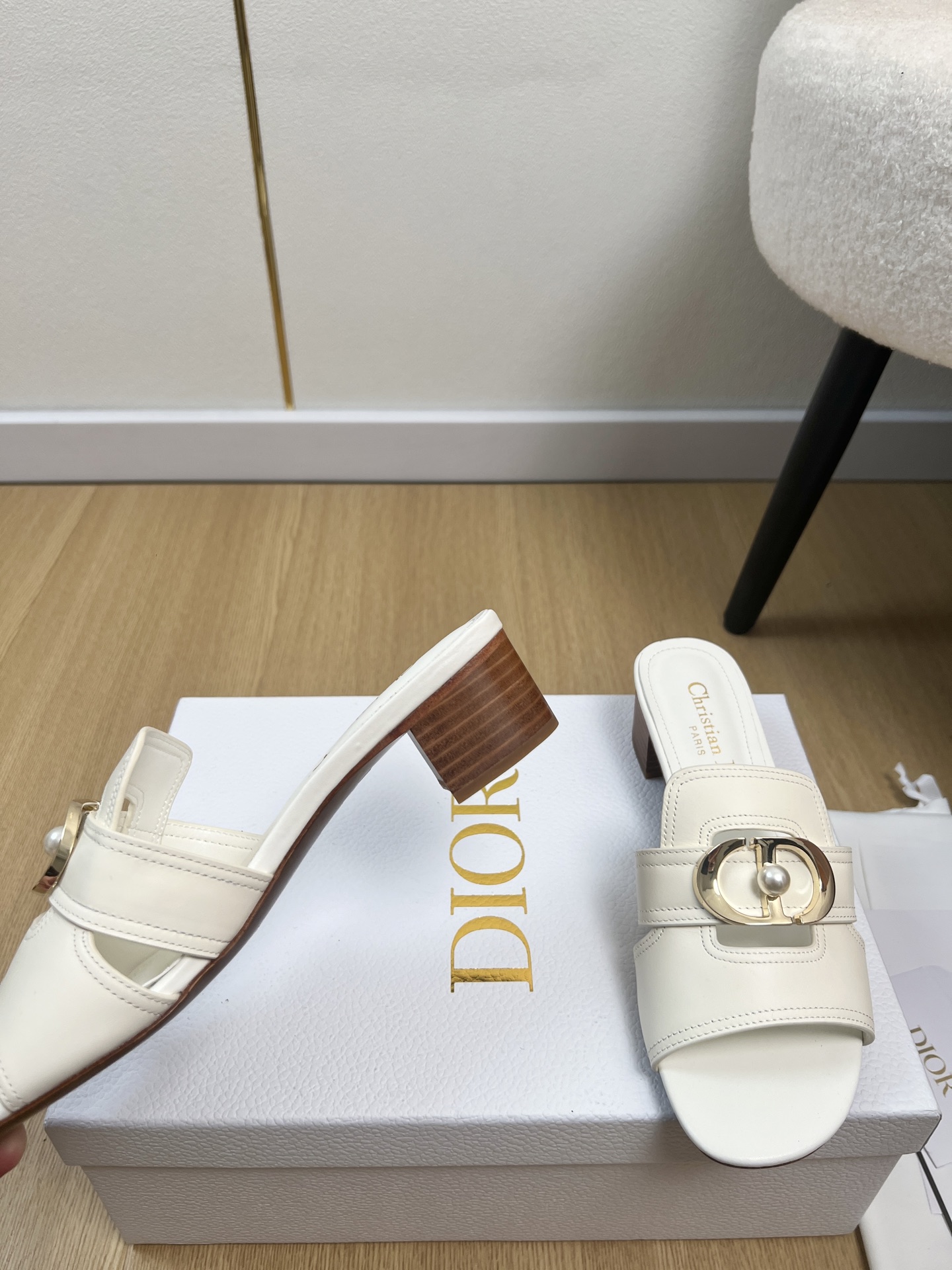 Dior Style Leather Women's Shoes style reference detail image 6 from source 785010