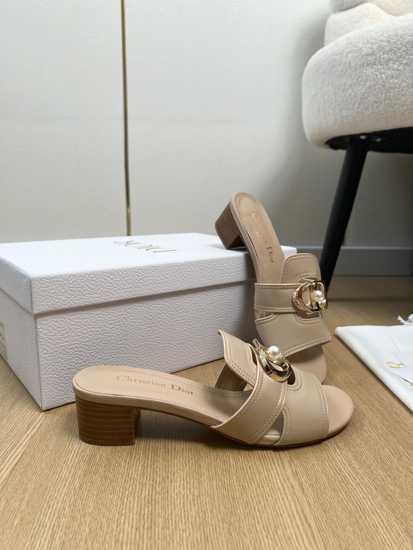 Dior Style Leather Women's Shoes style reference detail image 4 from source 785011
