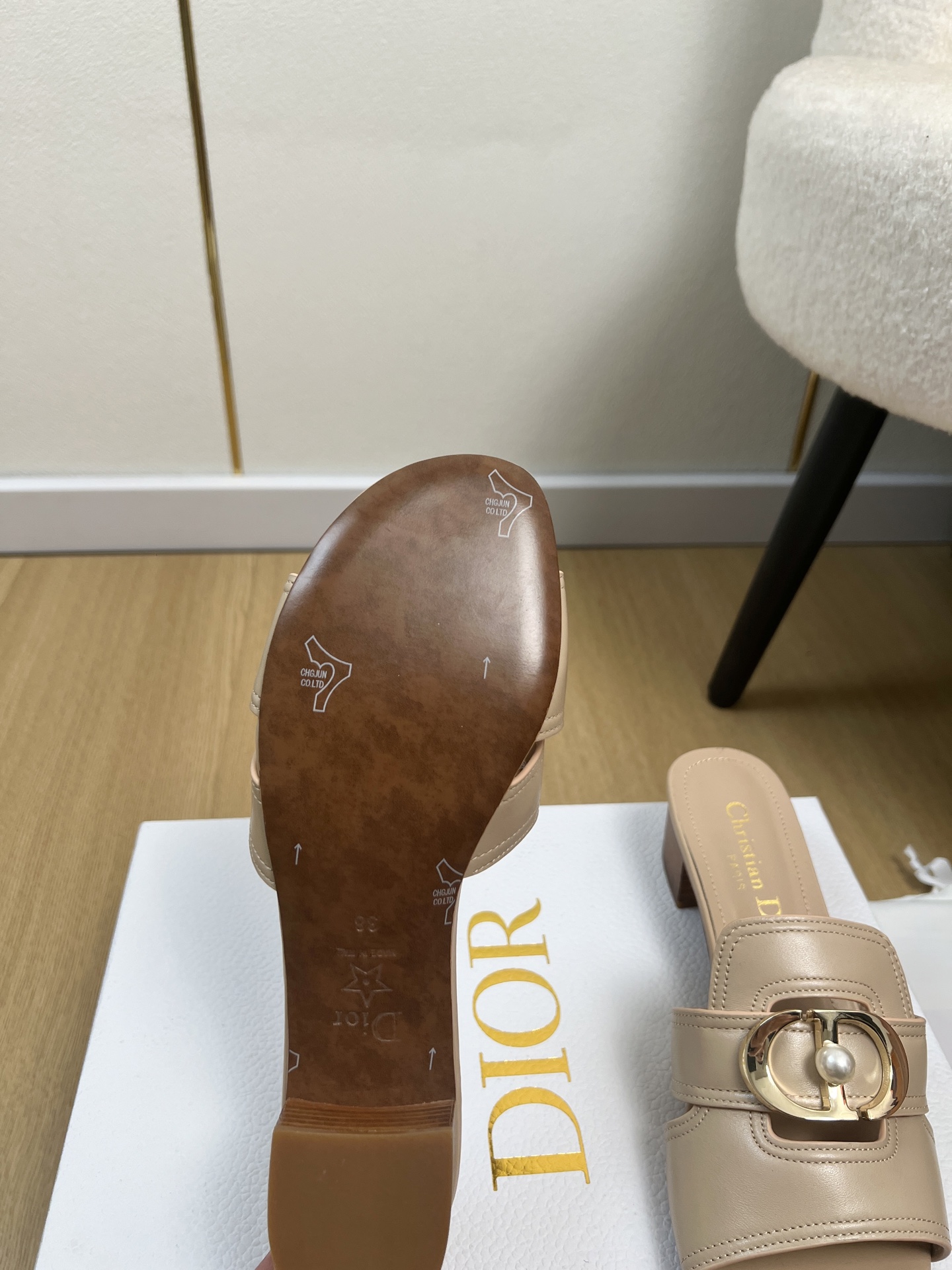 Dior Style Leather Women's Shoes style reference detail image 9 from source 785011