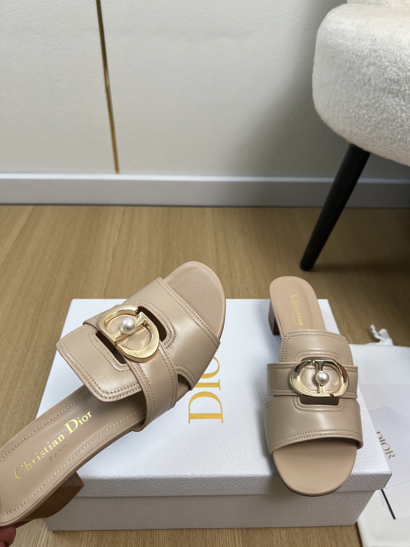 Dior Style Leather Women's Shoes style reference detail image 5 from source 785011