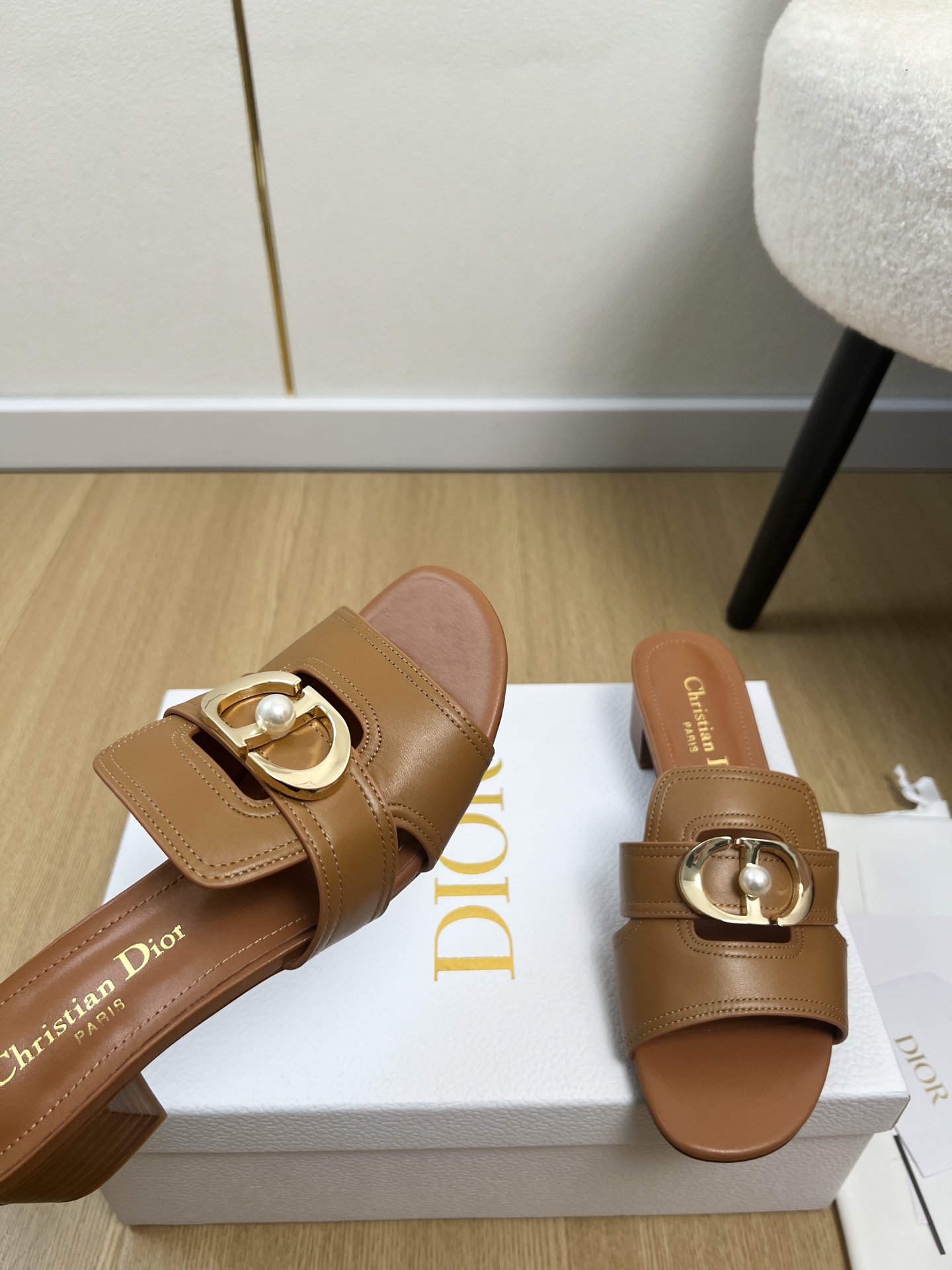 Dior Style Leather Women's Shoes style reference detail image 5 from source 785012
