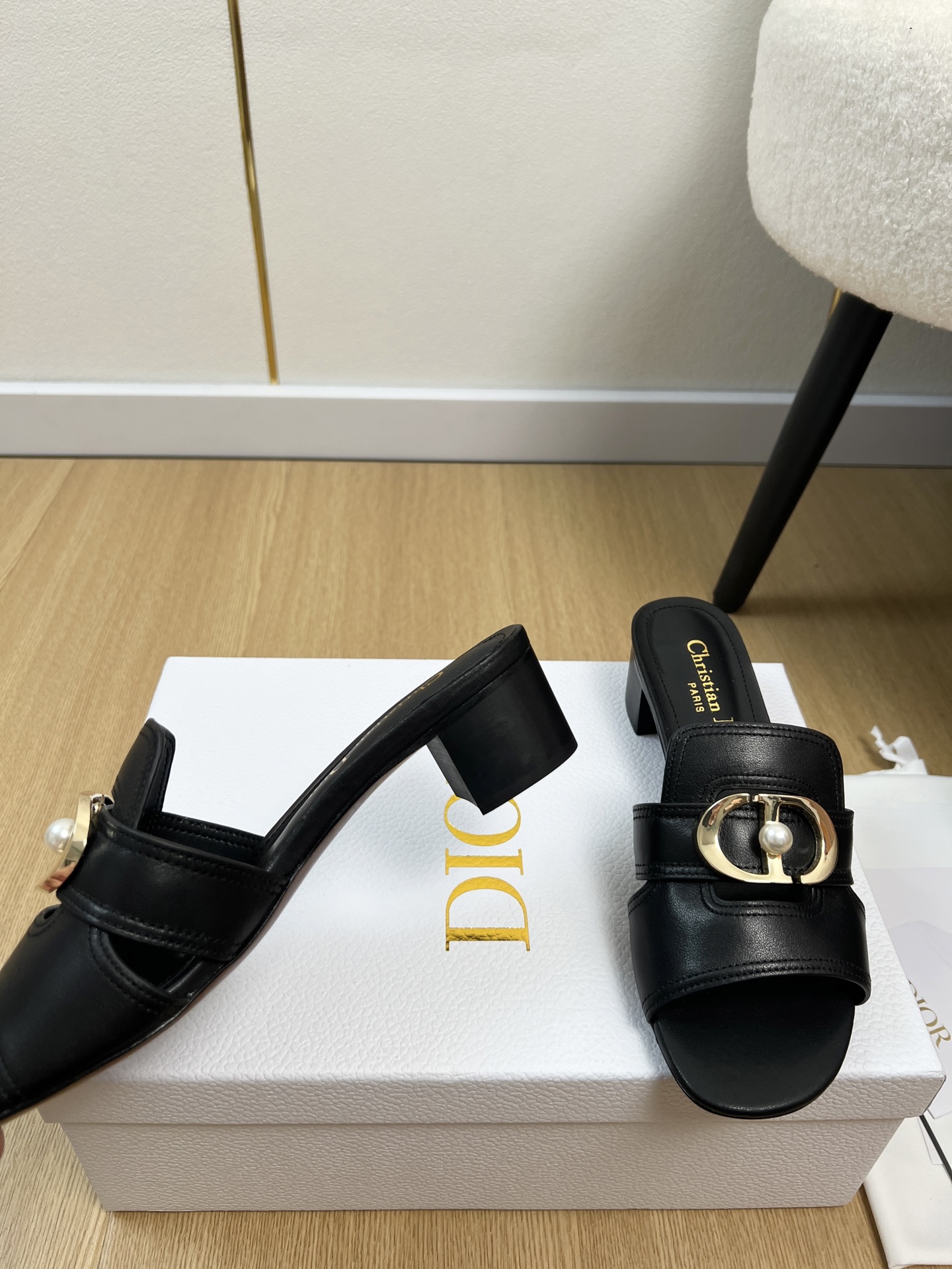 Dior Style Leather Women's Shoes style reference detail image 6 from source 785013