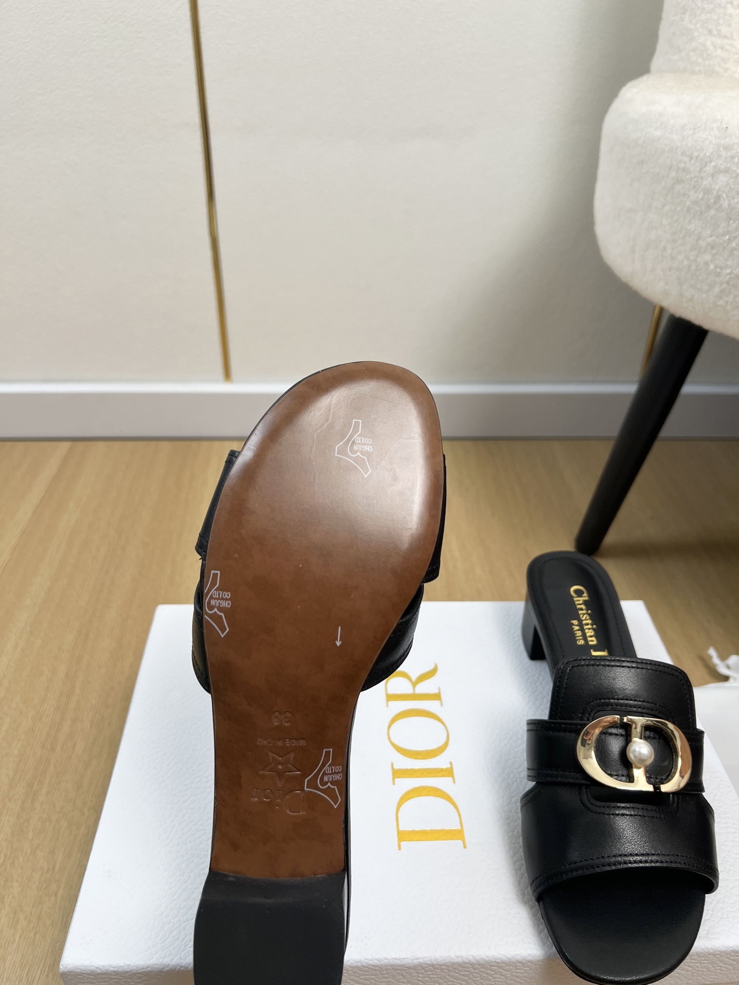Dior Style Leather Women's Shoes style reference detail image 9 from source 785013