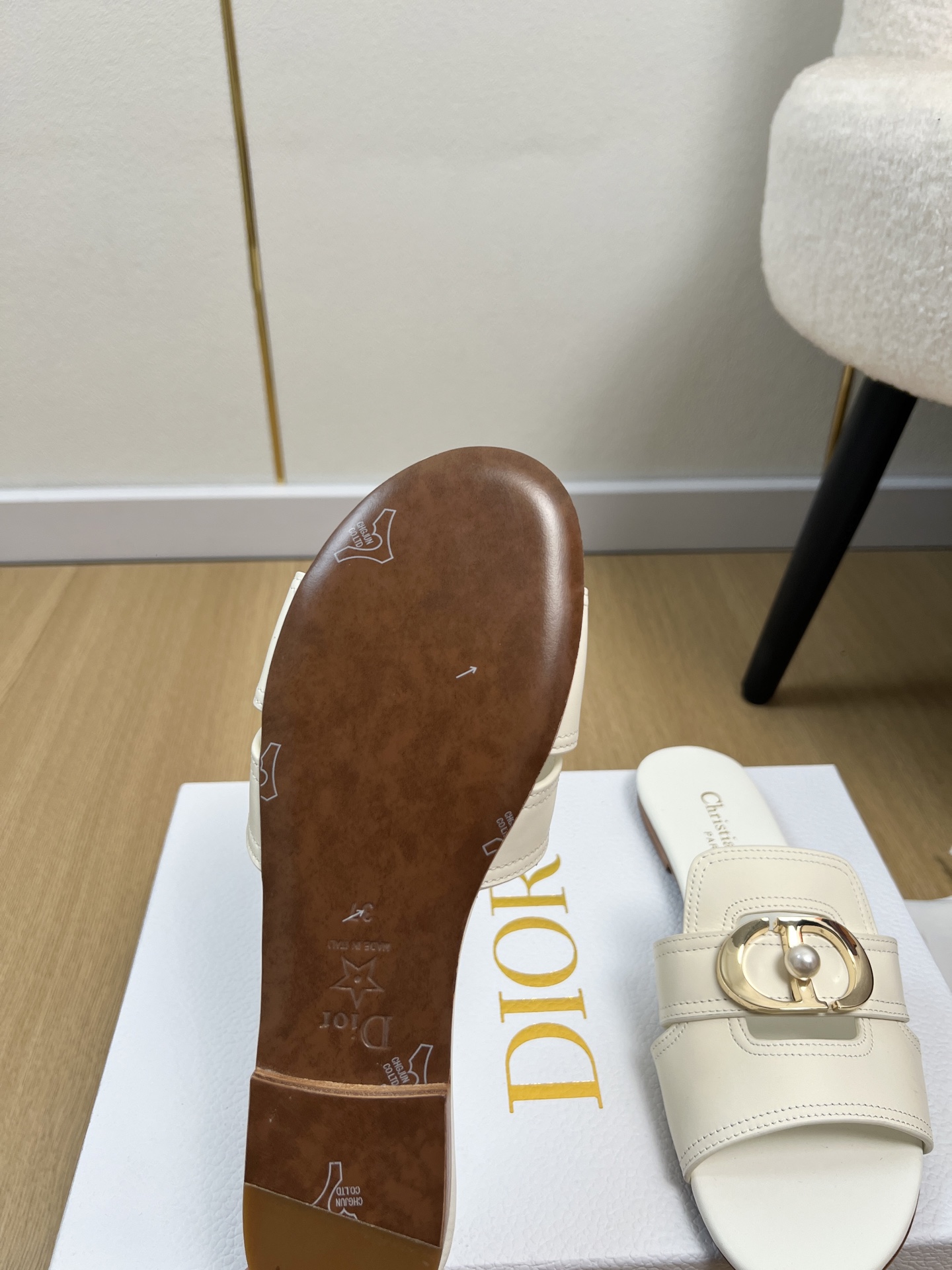 Dior Style Leather Women's Shoes style reference detail image 9 from source 785014