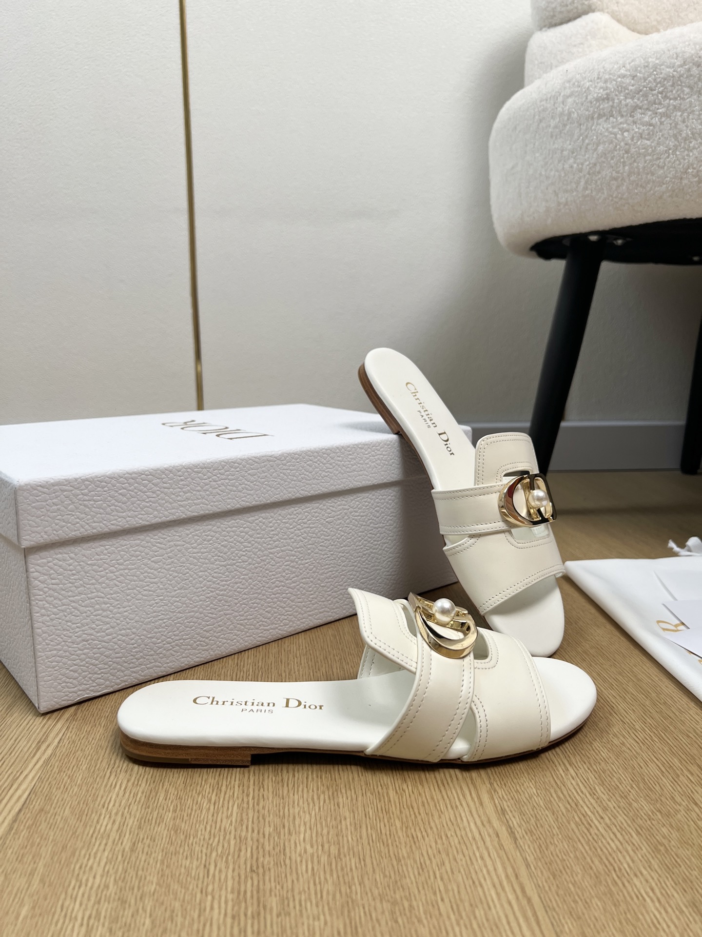 Dior Style Leather Women's Shoes style reference detail image 4 from source 785014