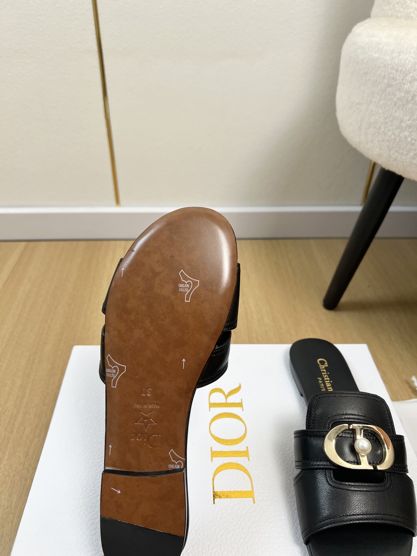 Dior Style Leather Women's Shoes style reference detail image 9 from source 785017