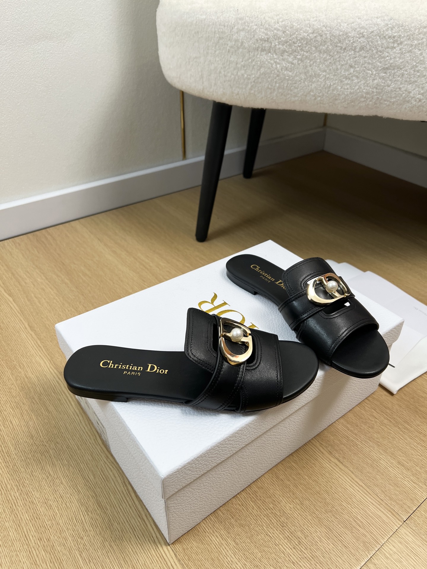 Dior Style Leather Women's Shoes style reference detail image 3 from source 785017