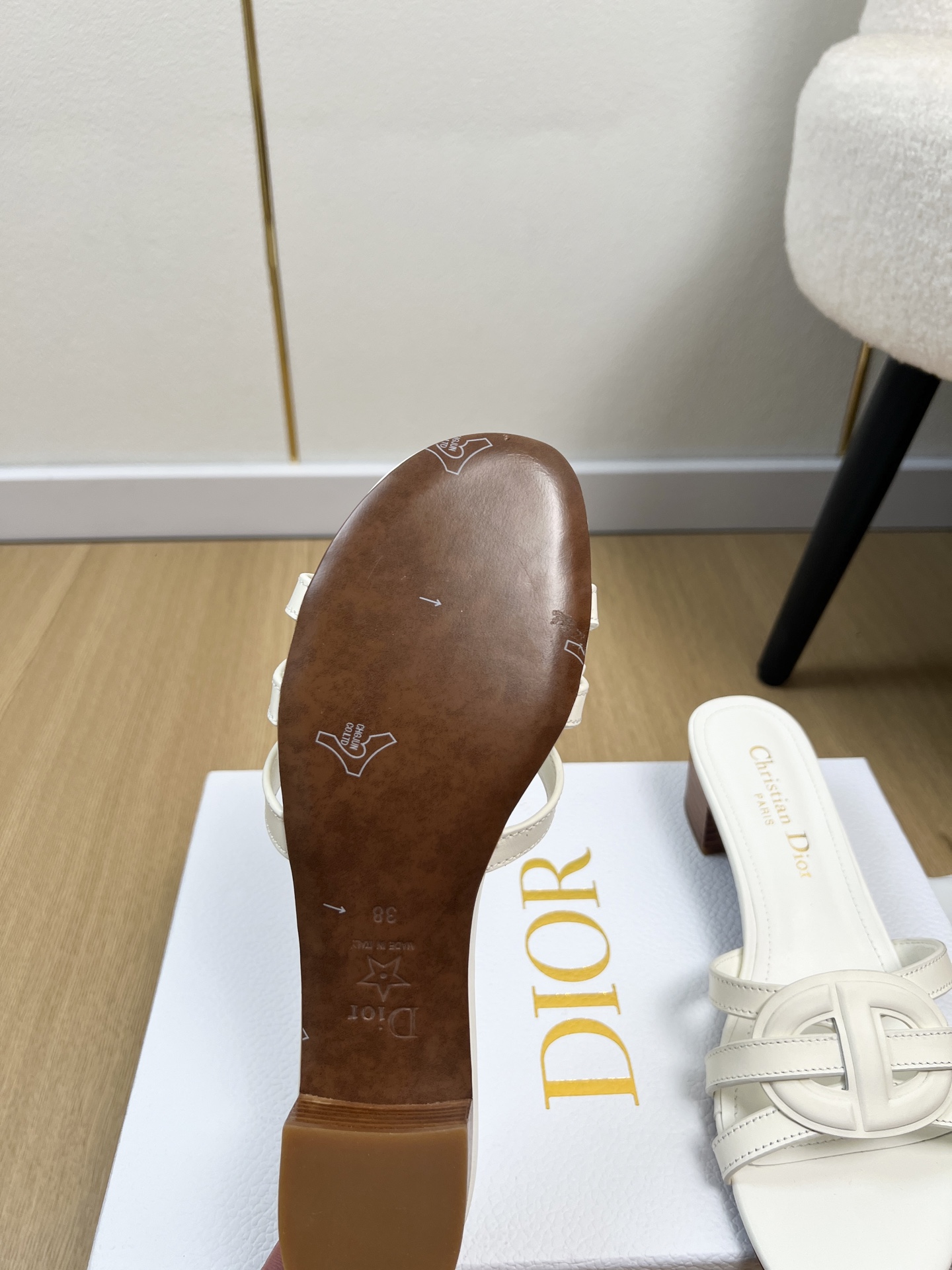 Dior Style Leather Women's Shoes style reference detail image 9 from source 785018