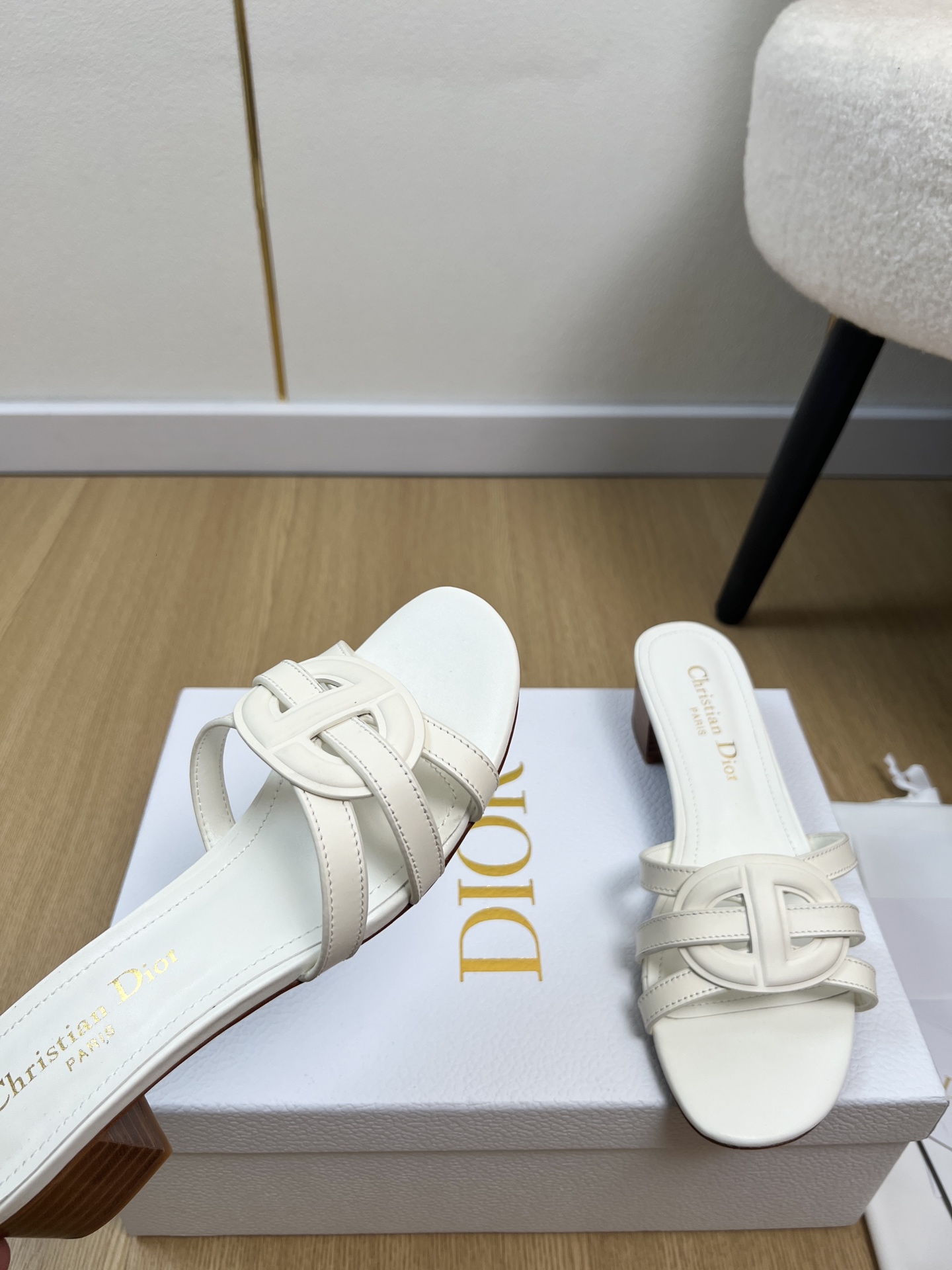 Dior Style Leather Women's Shoes style reference detail image 5 from source 785018