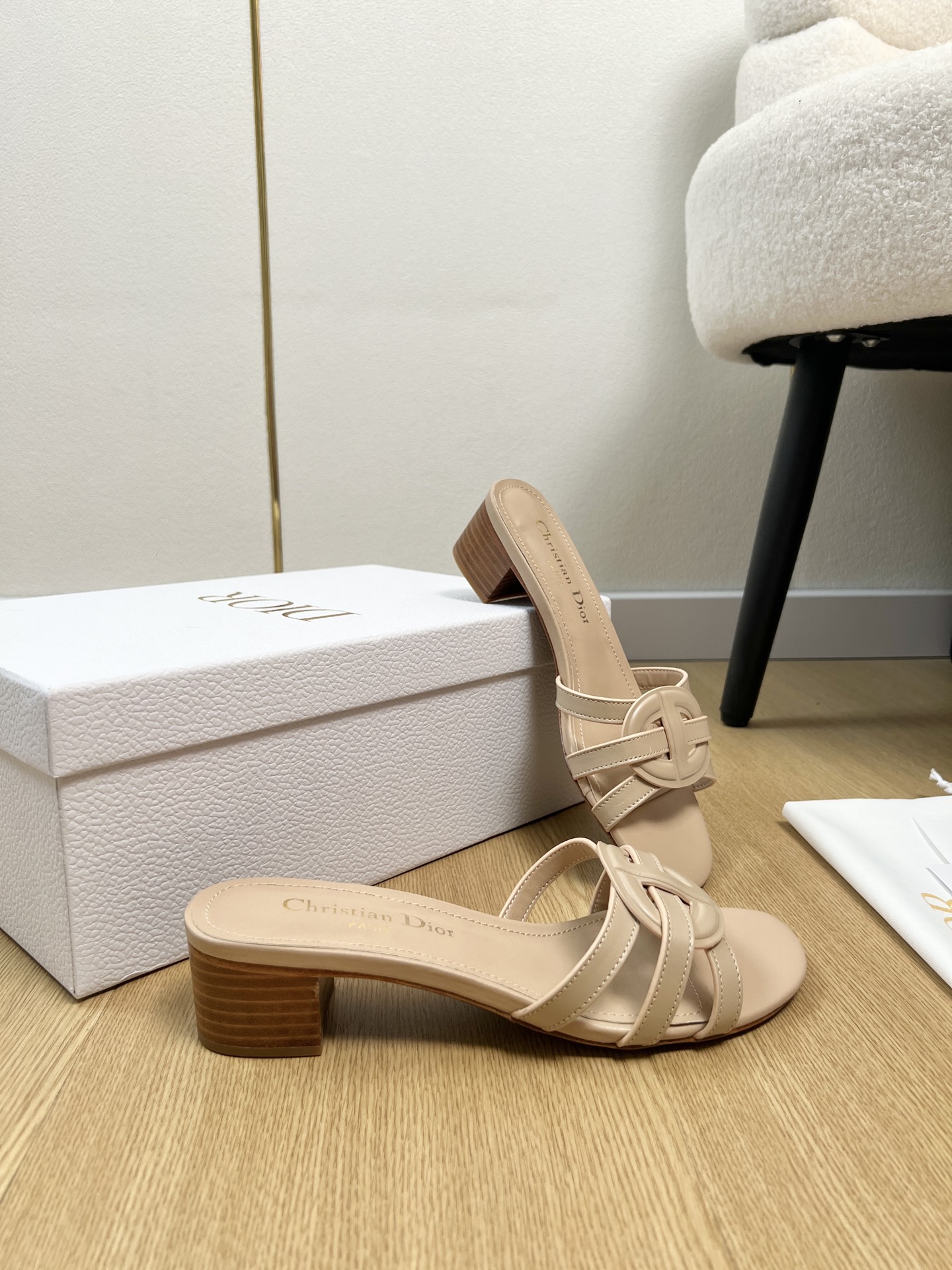 Dior Style Leather Women's Shoes style reference detail image 4 from source 785019
