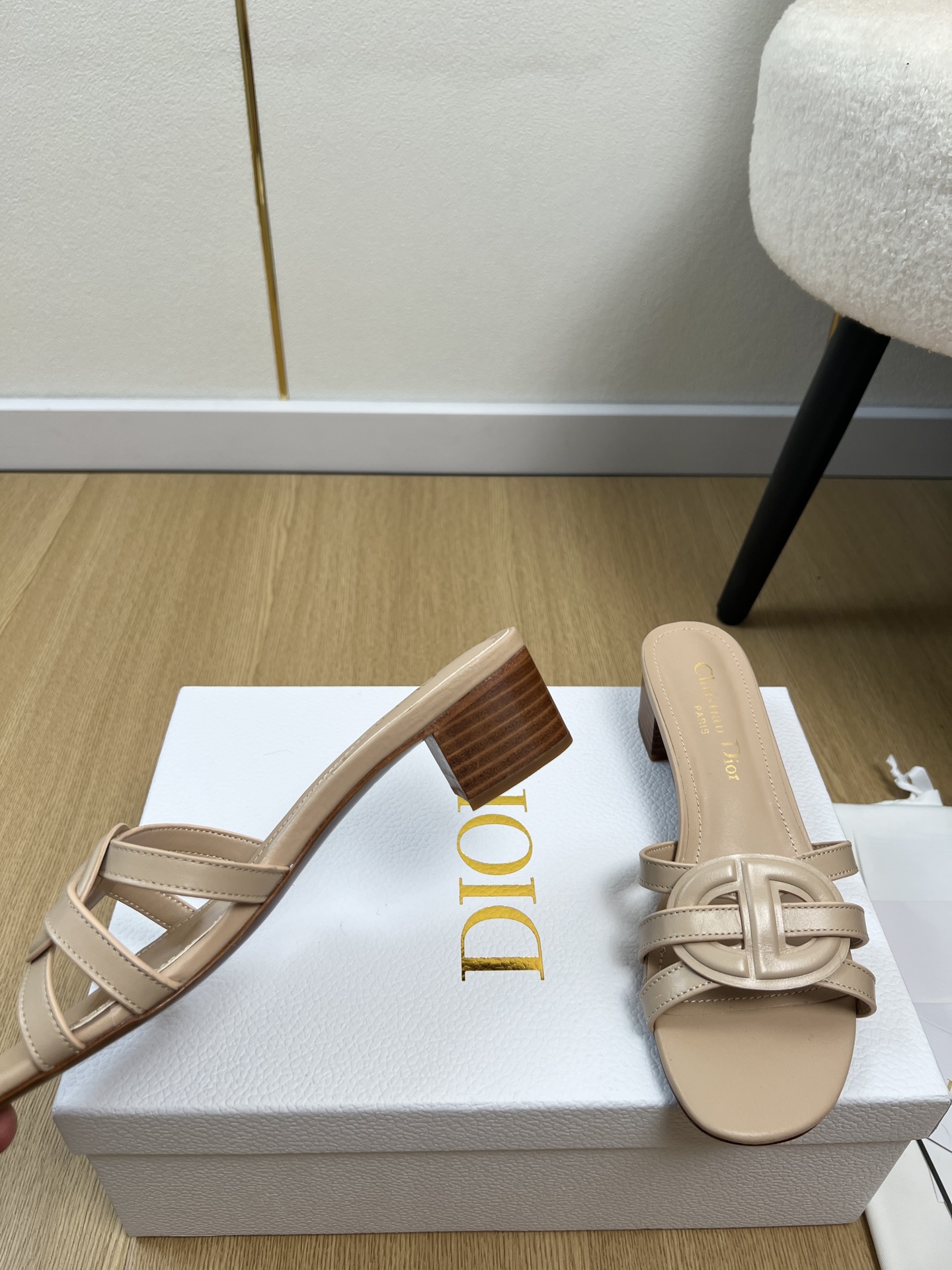 Dior Style Leather Women's Shoes style reference detail image 6 from source 785019