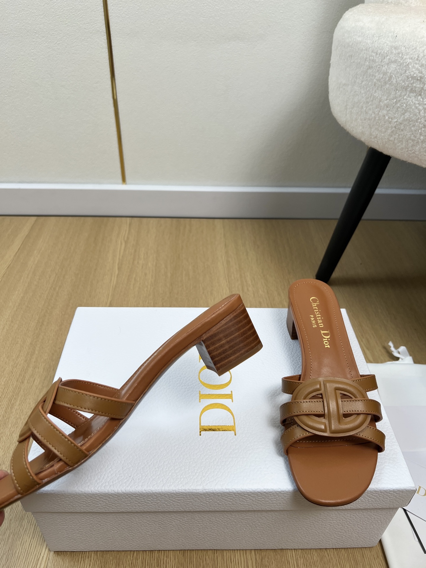 Dior Style Leather Women's Shoes style reference detail image 6 from source 785020