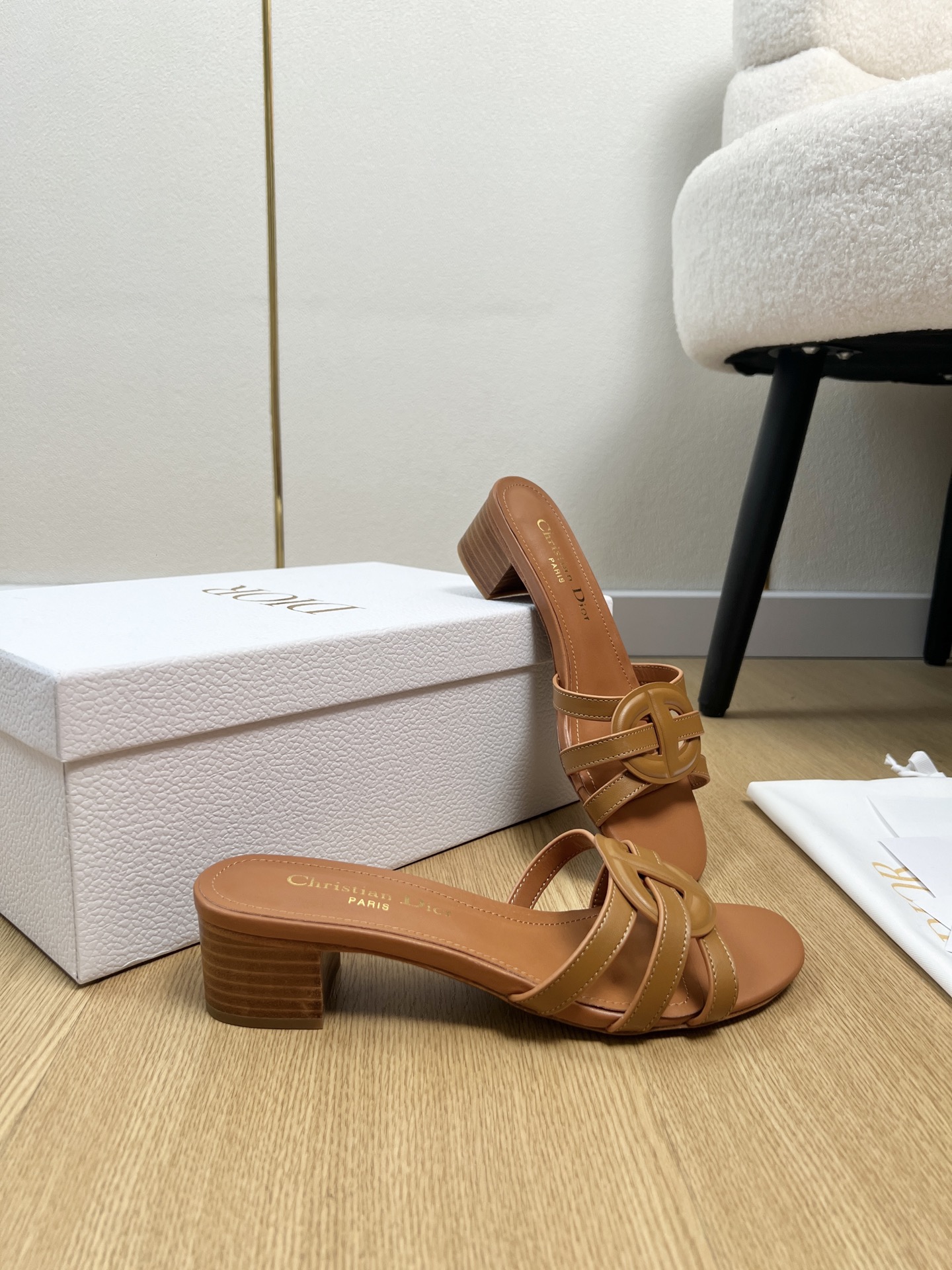 Dior Style Leather Women's Shoes style reference detail image 4 from source 785020