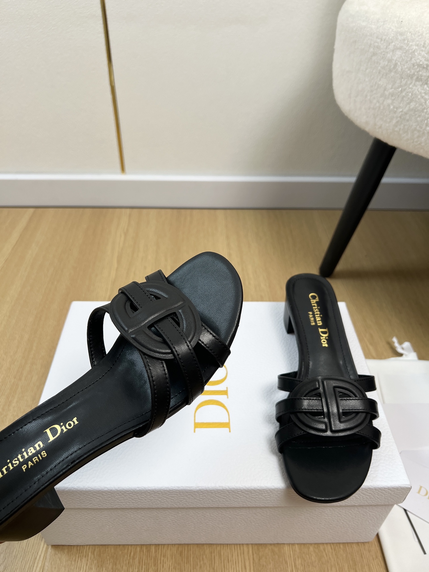 Dior Style Leather Women's Shoes style reference detail image 5 from source 785021
