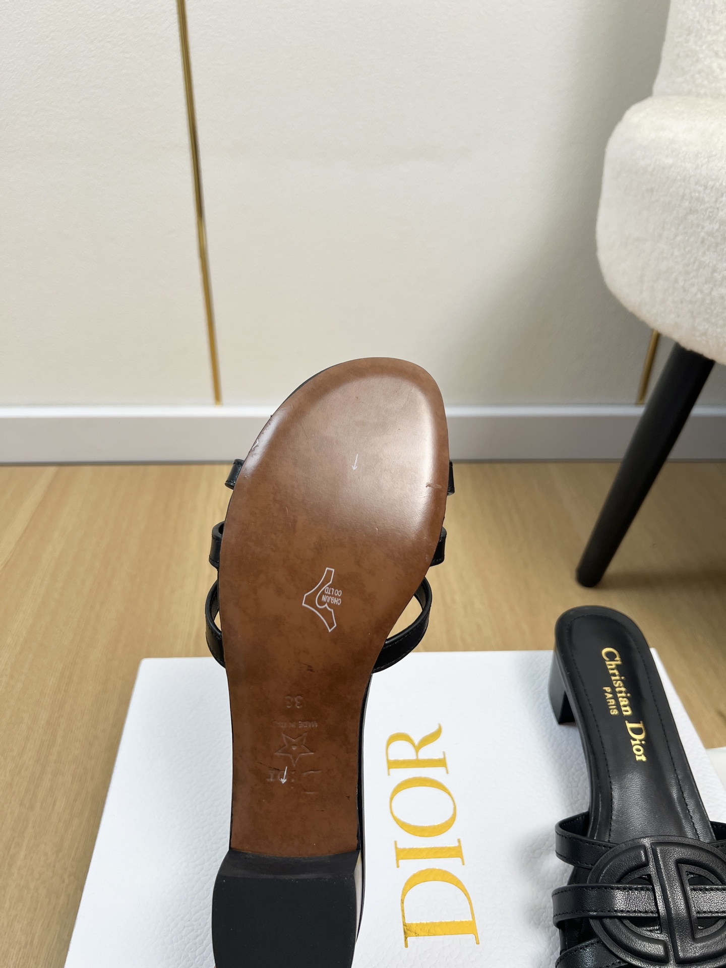 Dior Style Leather Women's Shoes style reference detail image 9 from source 785021