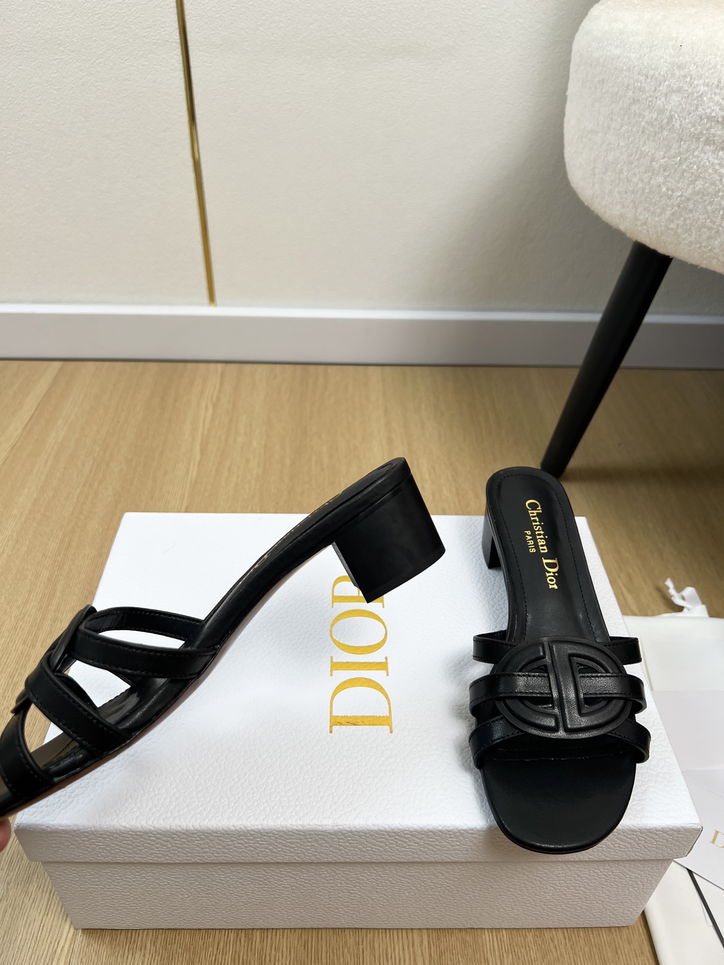 Dior Style Leather Women's Shoes style reference detail image 6 from source 785021