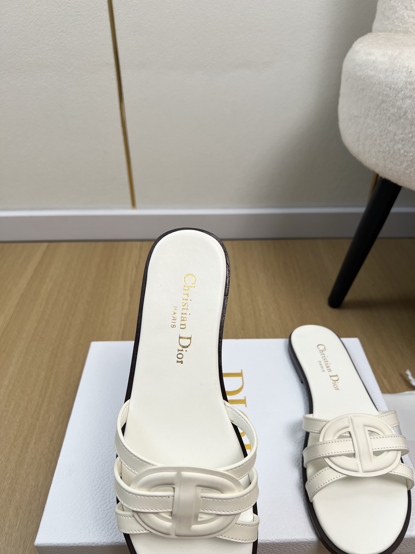 Dior Style Leather Women's Shoes style reference detail image 7 from source 785022