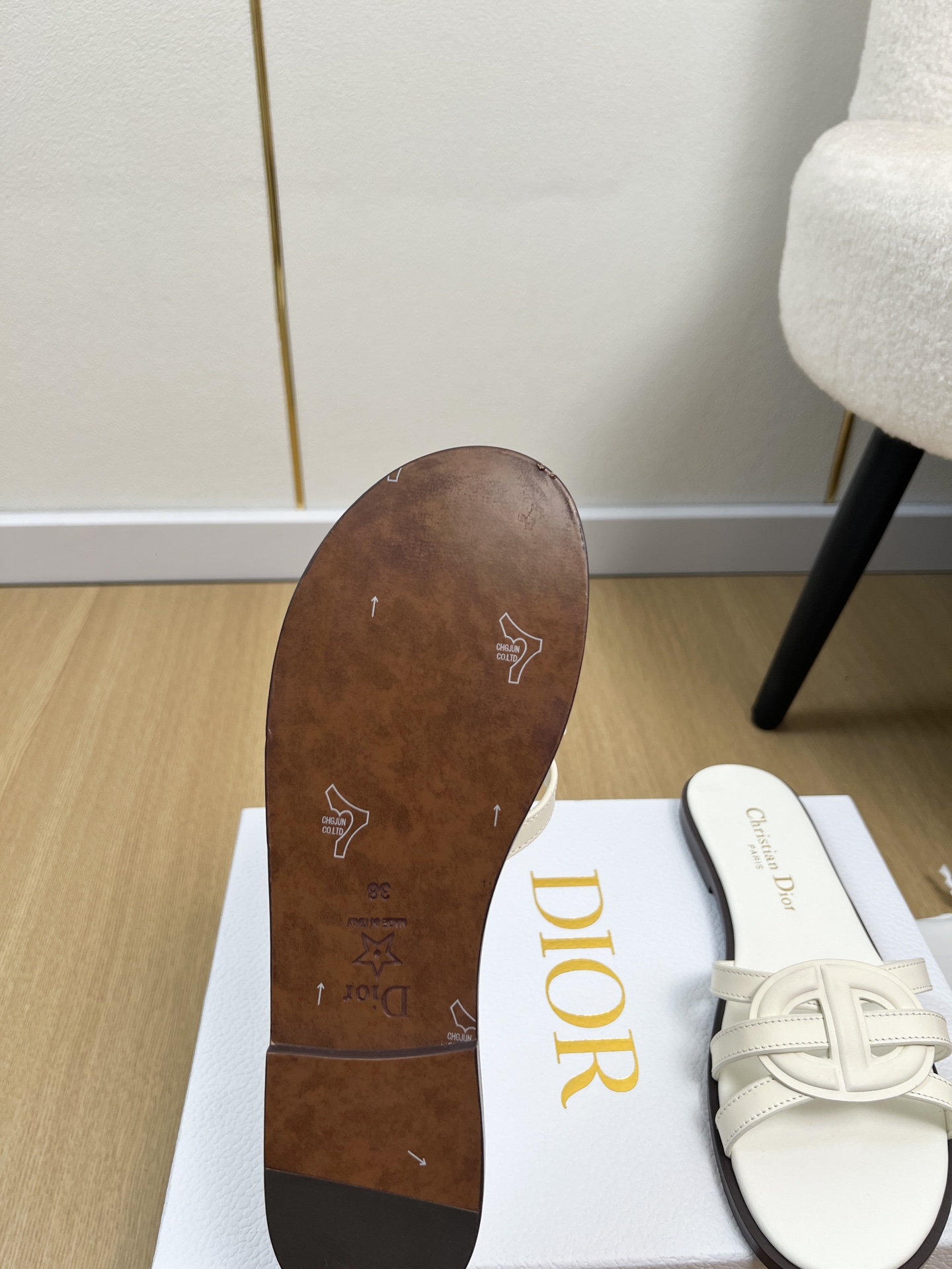 Dior Style Leather Women's Shoes style reference detail image 9 from source 785022
