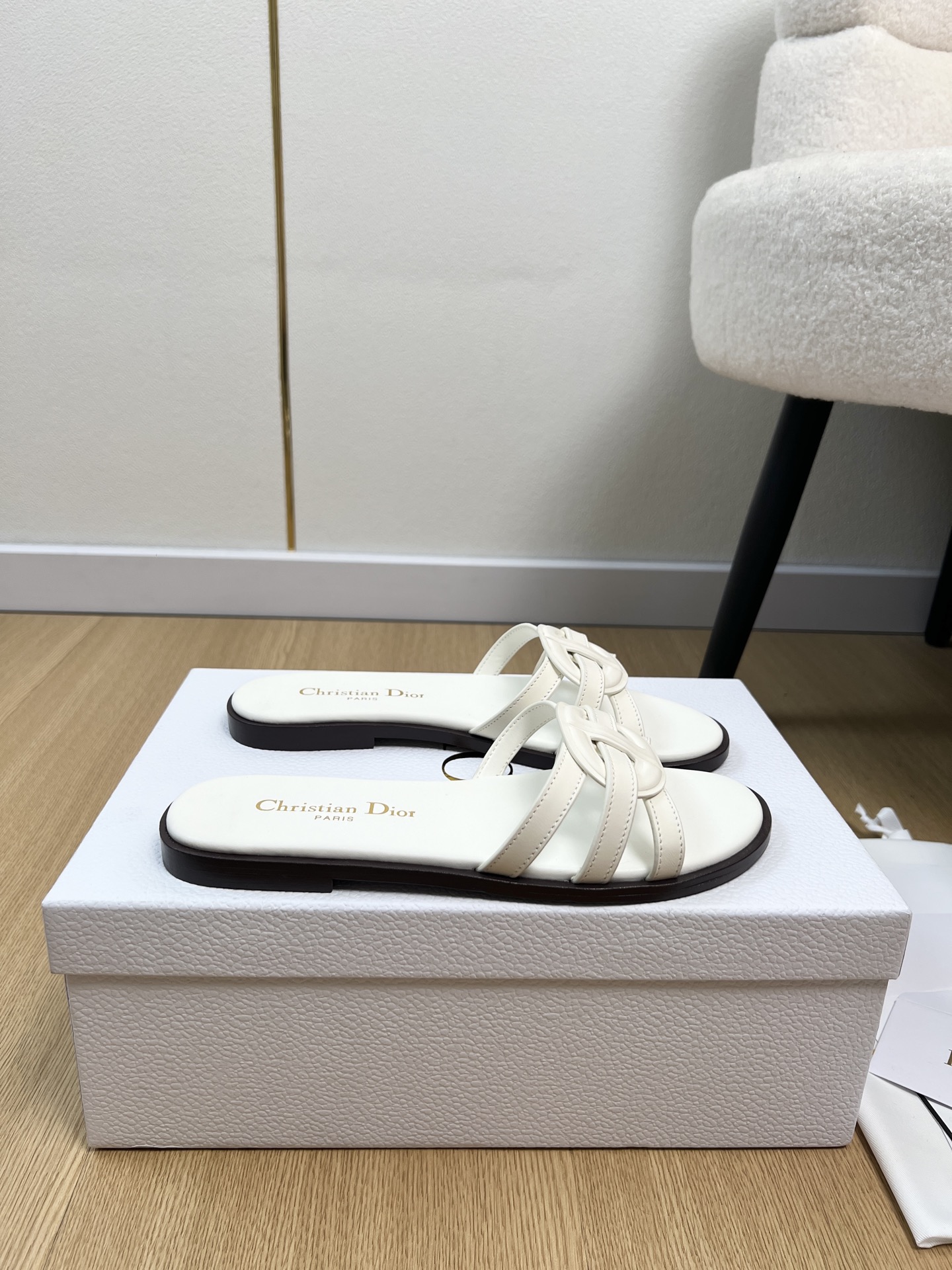 Dior Style Leather Women's Shoes style reference detail image 2 from source 785022