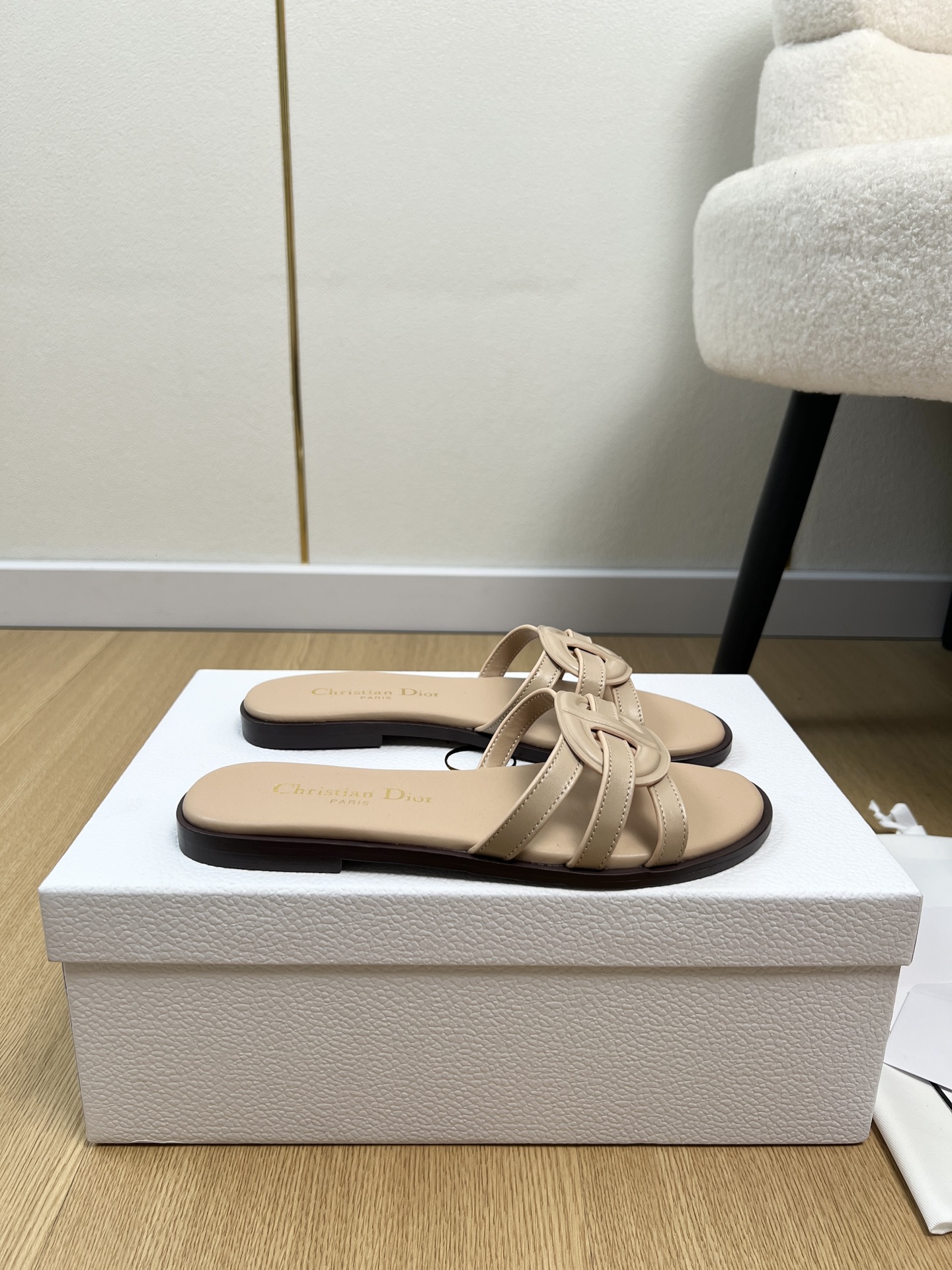 Dior Style Leather Women's Shoes style reference detail image 2 from source 785023