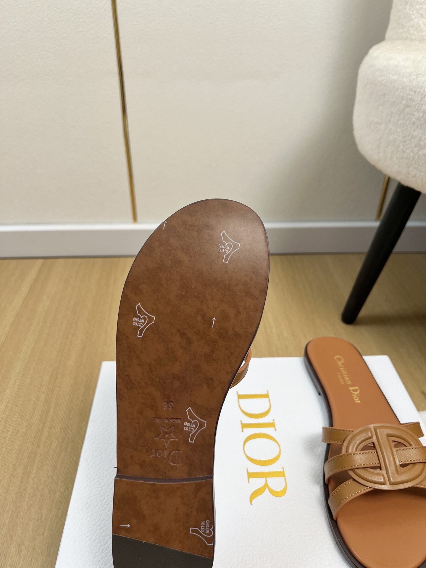 Dior Style Leather Women's Shoes style reference detail image 9 from source 785024