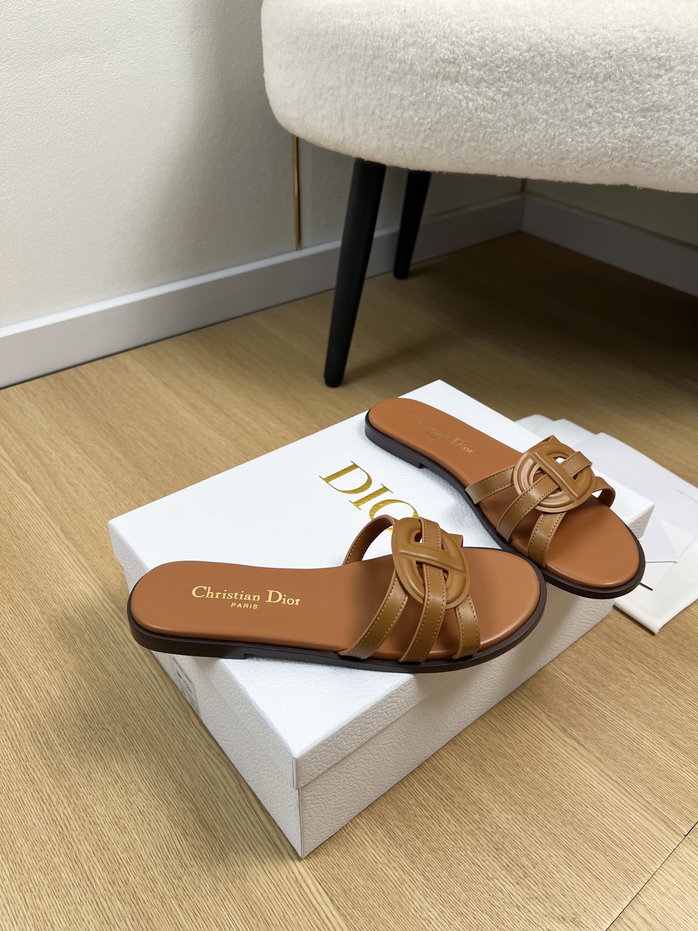 Dior Style Leather Women's Shoes style reference detail image 3 from source 785024